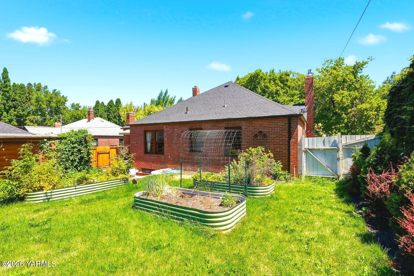 216 N 25th Ave