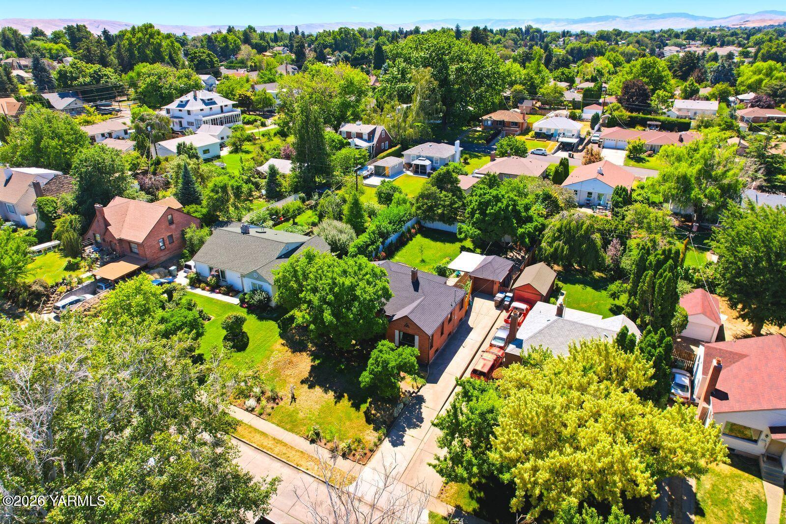 216 N 25th Ave