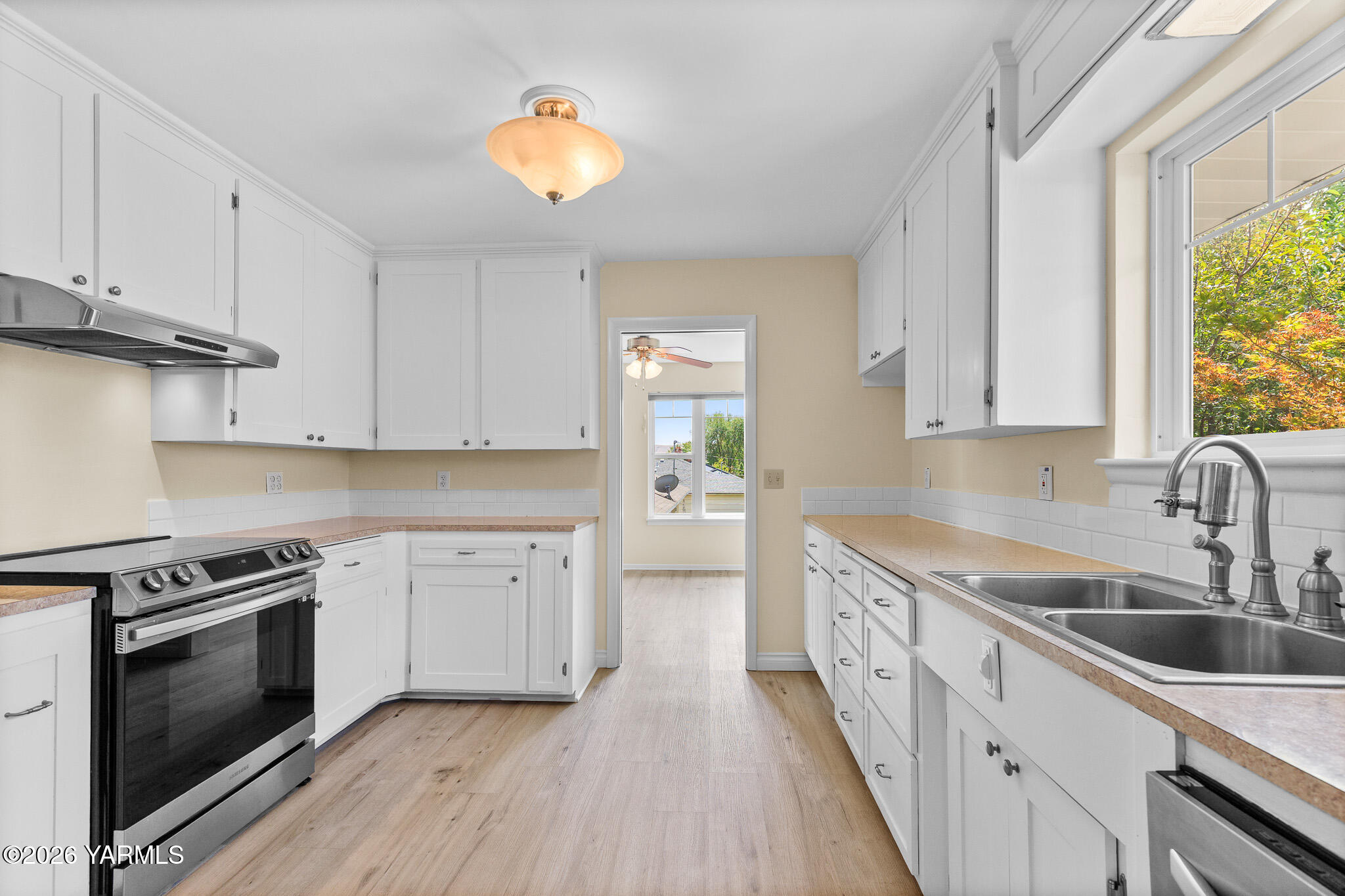 402 S 35th Ave