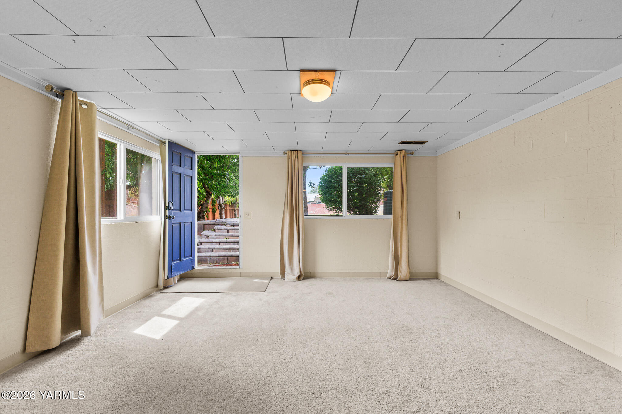 402 S 35th Ave