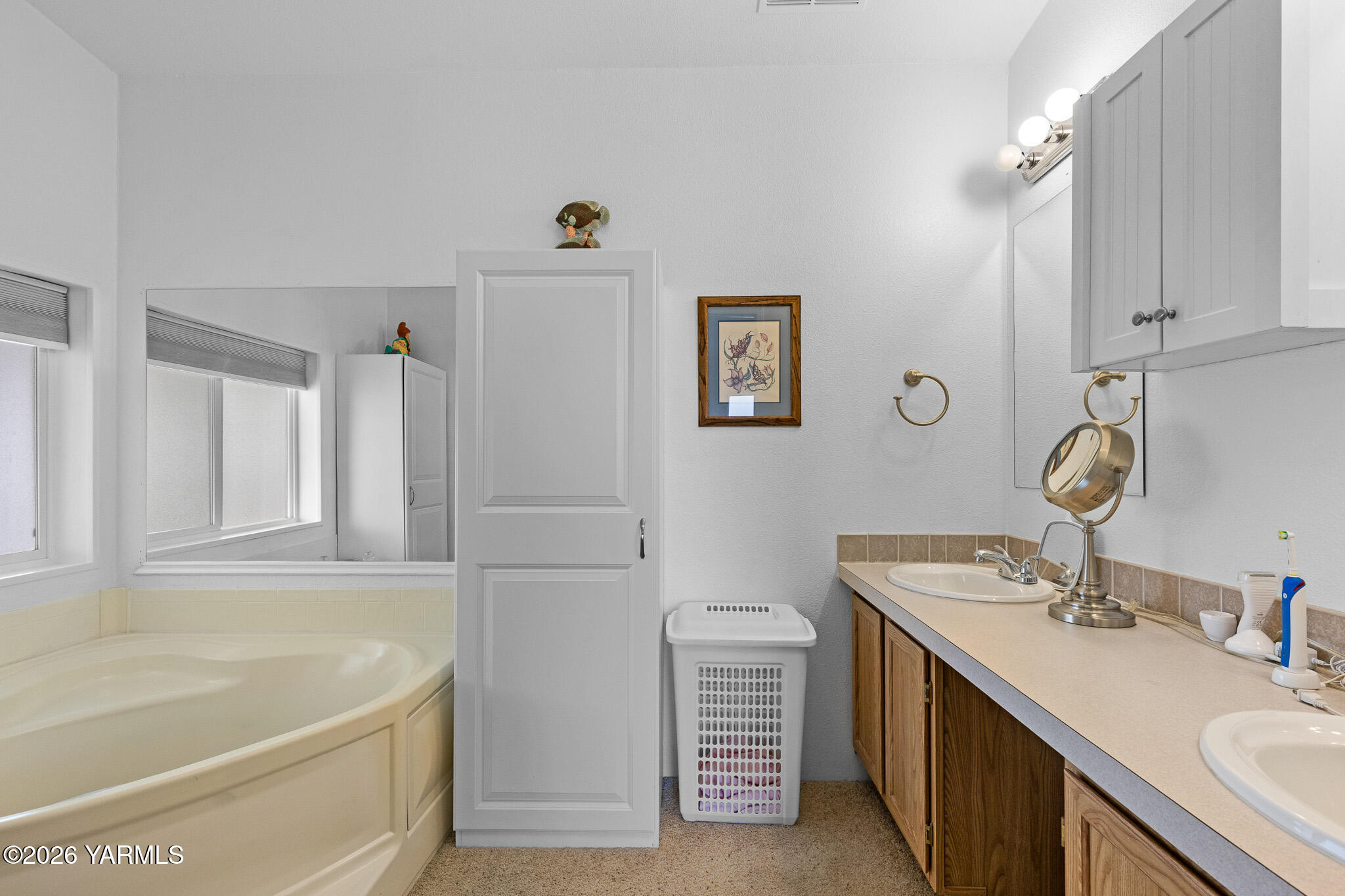 2416 City View Dr