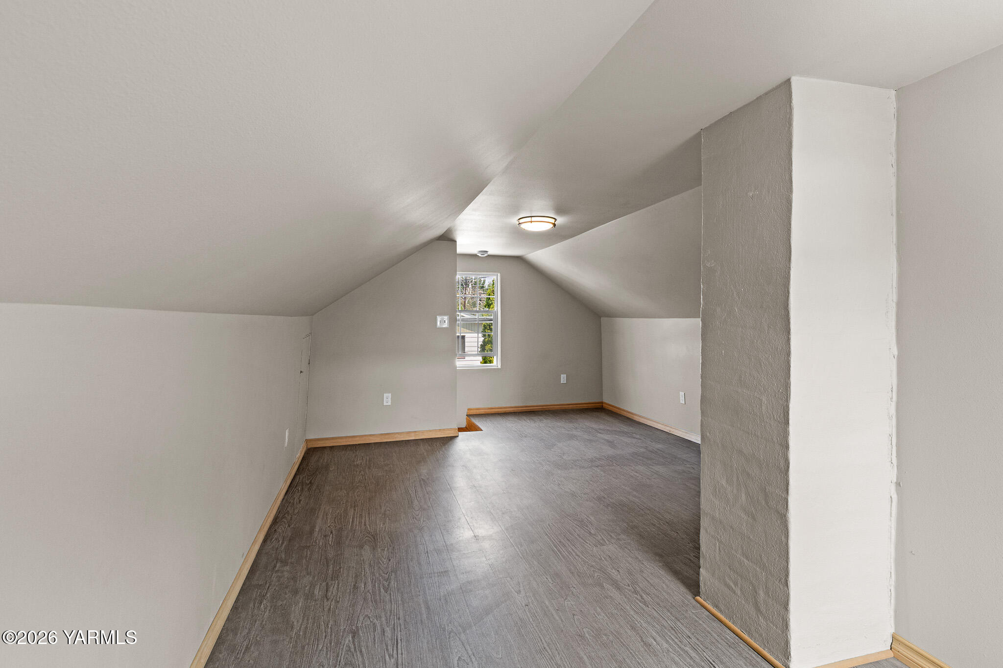 1003 S 31st Ave