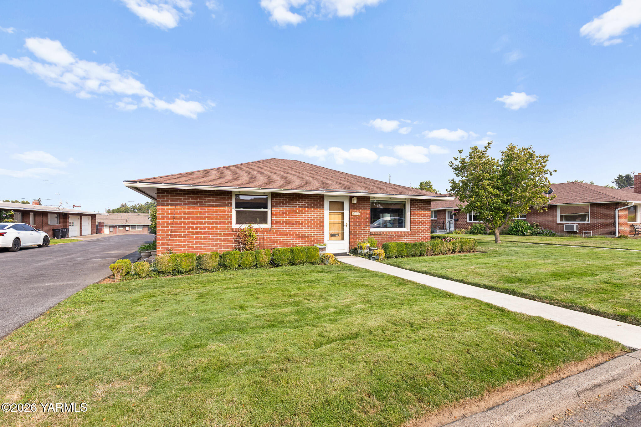 337 N 42nd Ave