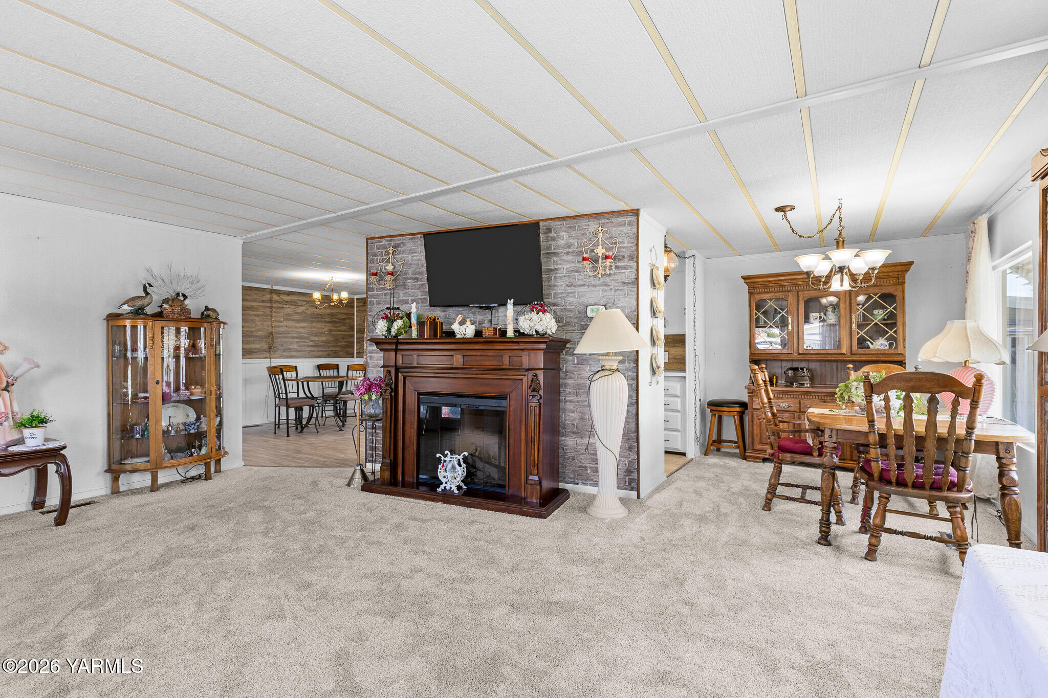 18 W Washington Ave Unit: 23