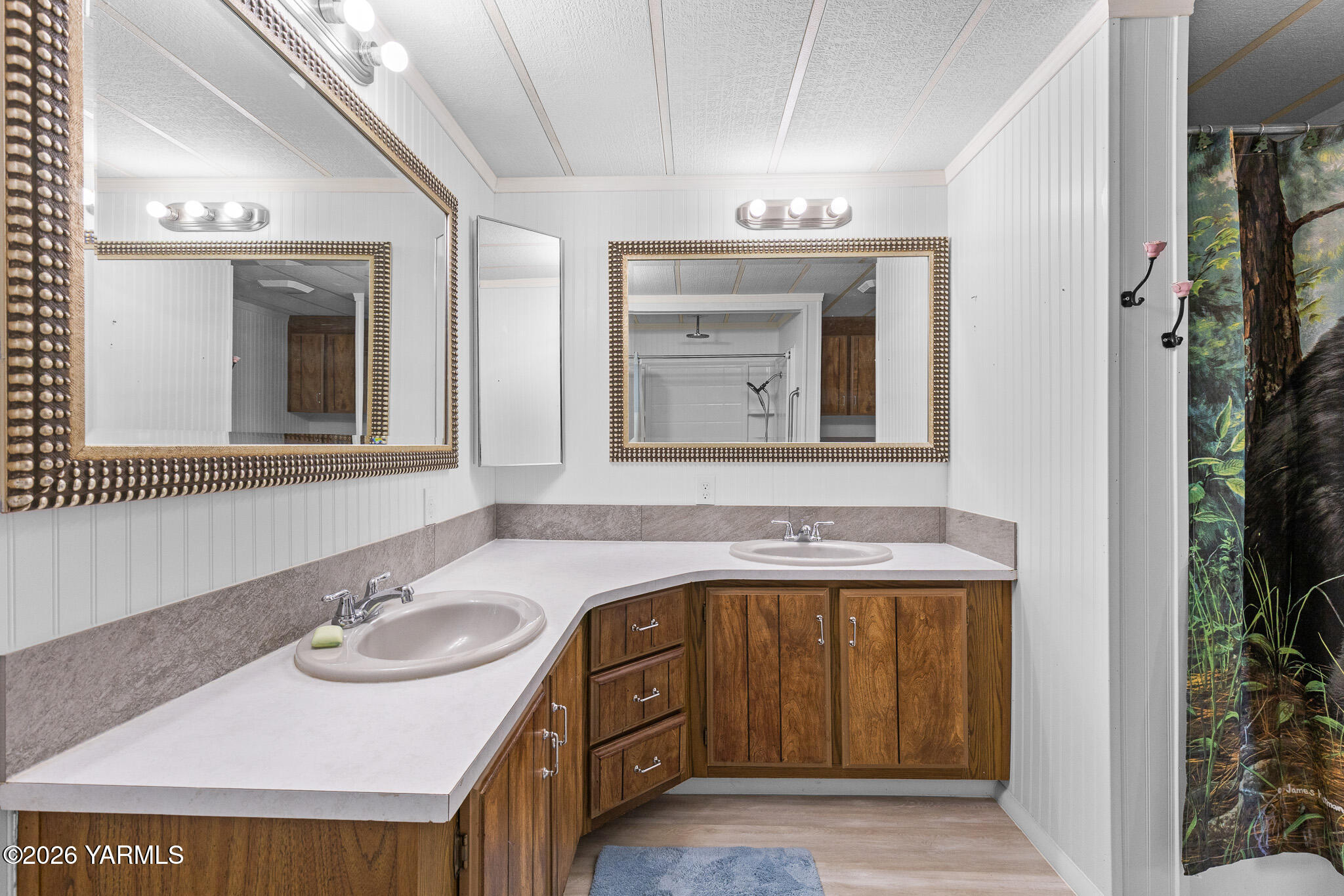 18 W Washington Ave Unit: 23