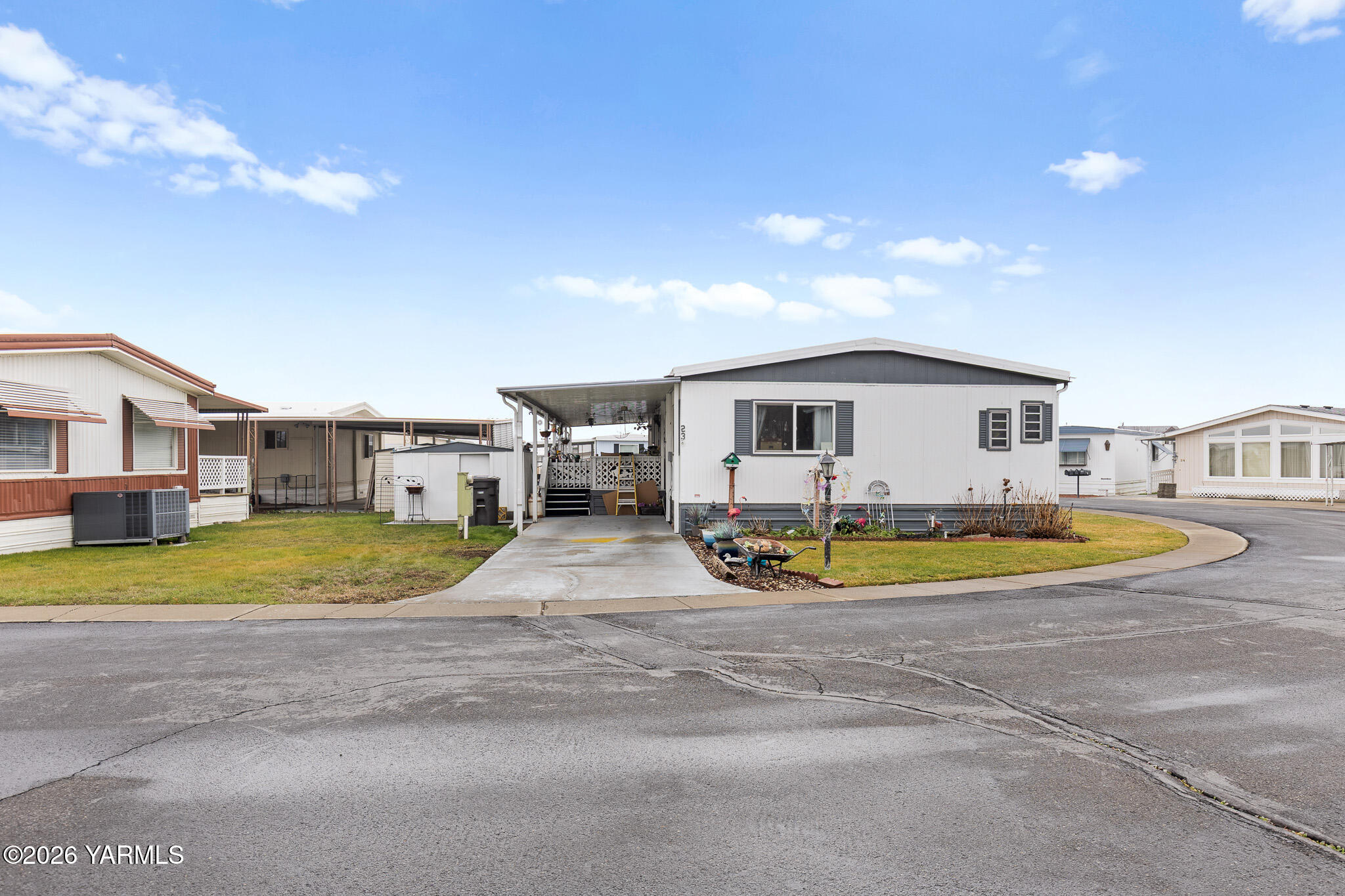 18 W Washington Ave Unit: 23