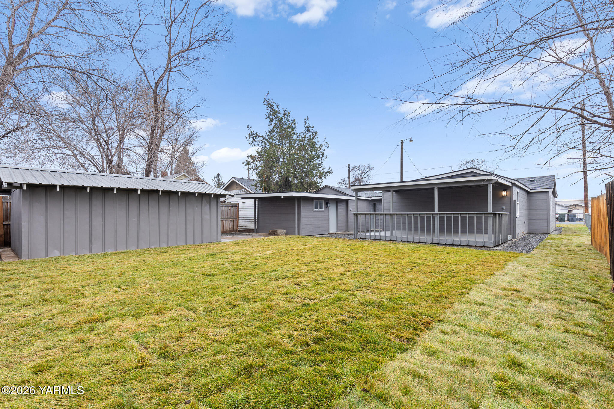 2807 S 4th St