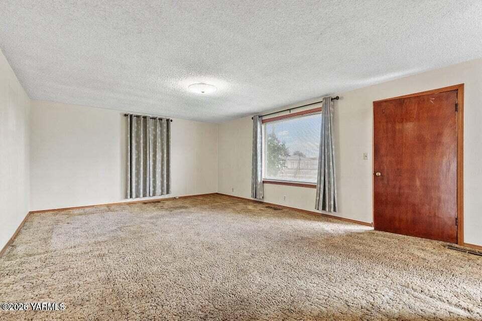 2608 S 16th Ave