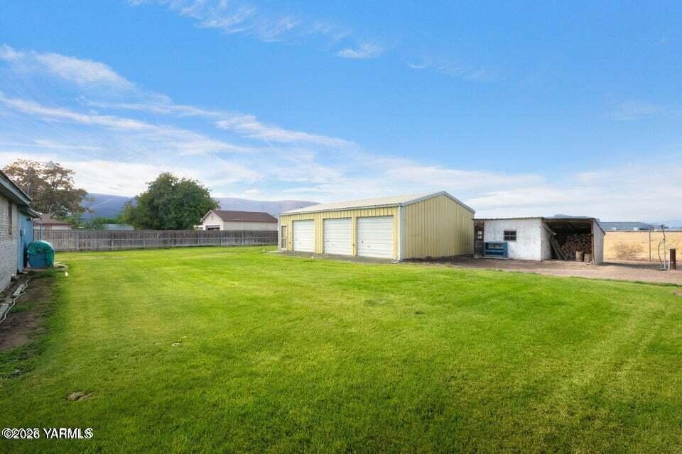 2608 S 16th Ave