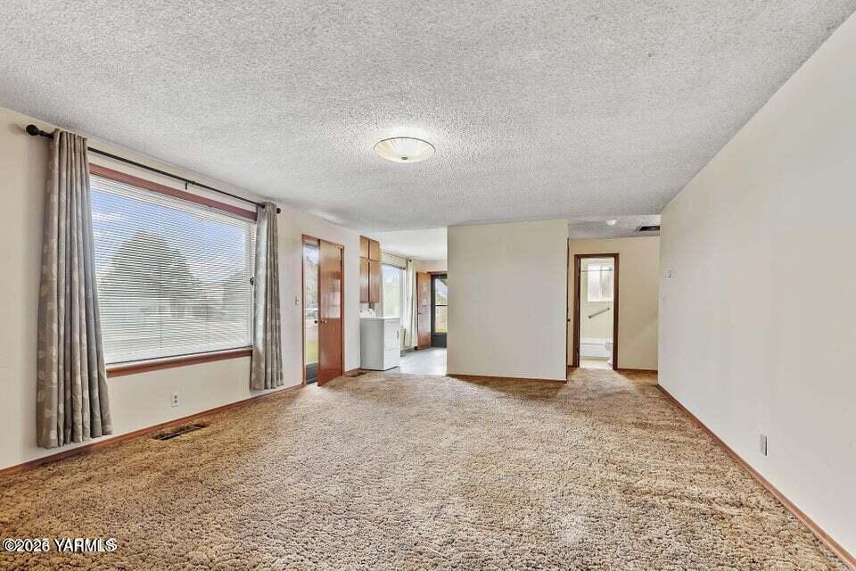 2608 S 16th Ave