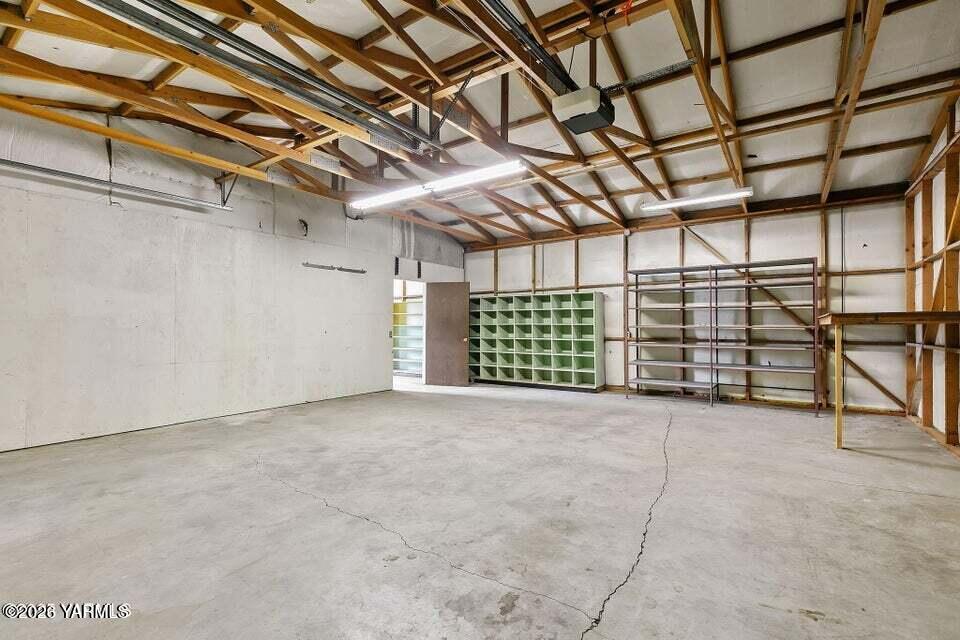 2608 S 16th Ave