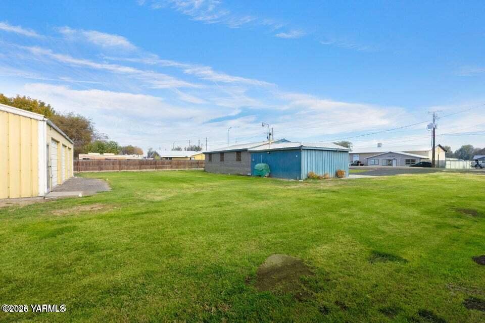 2608 S 16th Ave