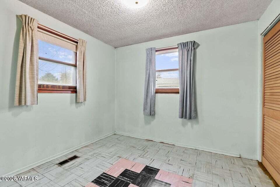 2608 S 16th Ave