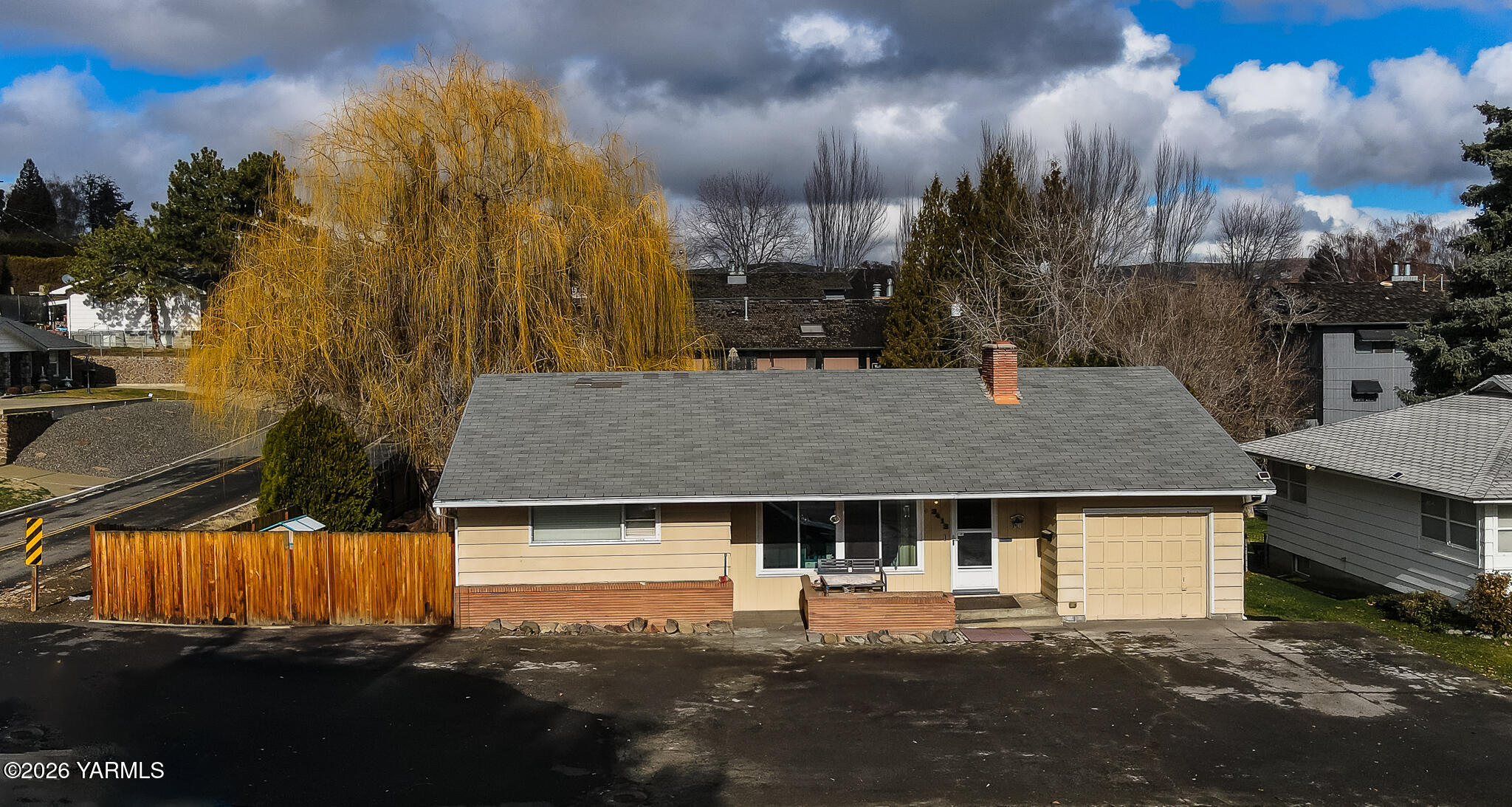 3413 W Lincoln Ave