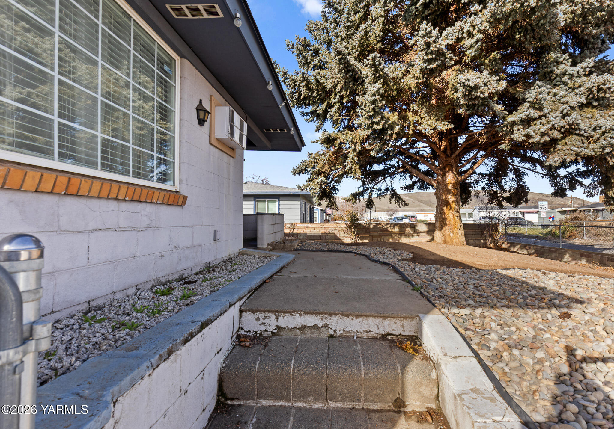904 N 28th Ave