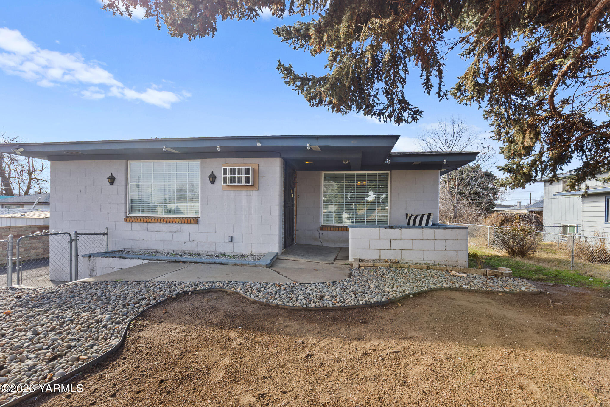 904 N 28th Ave