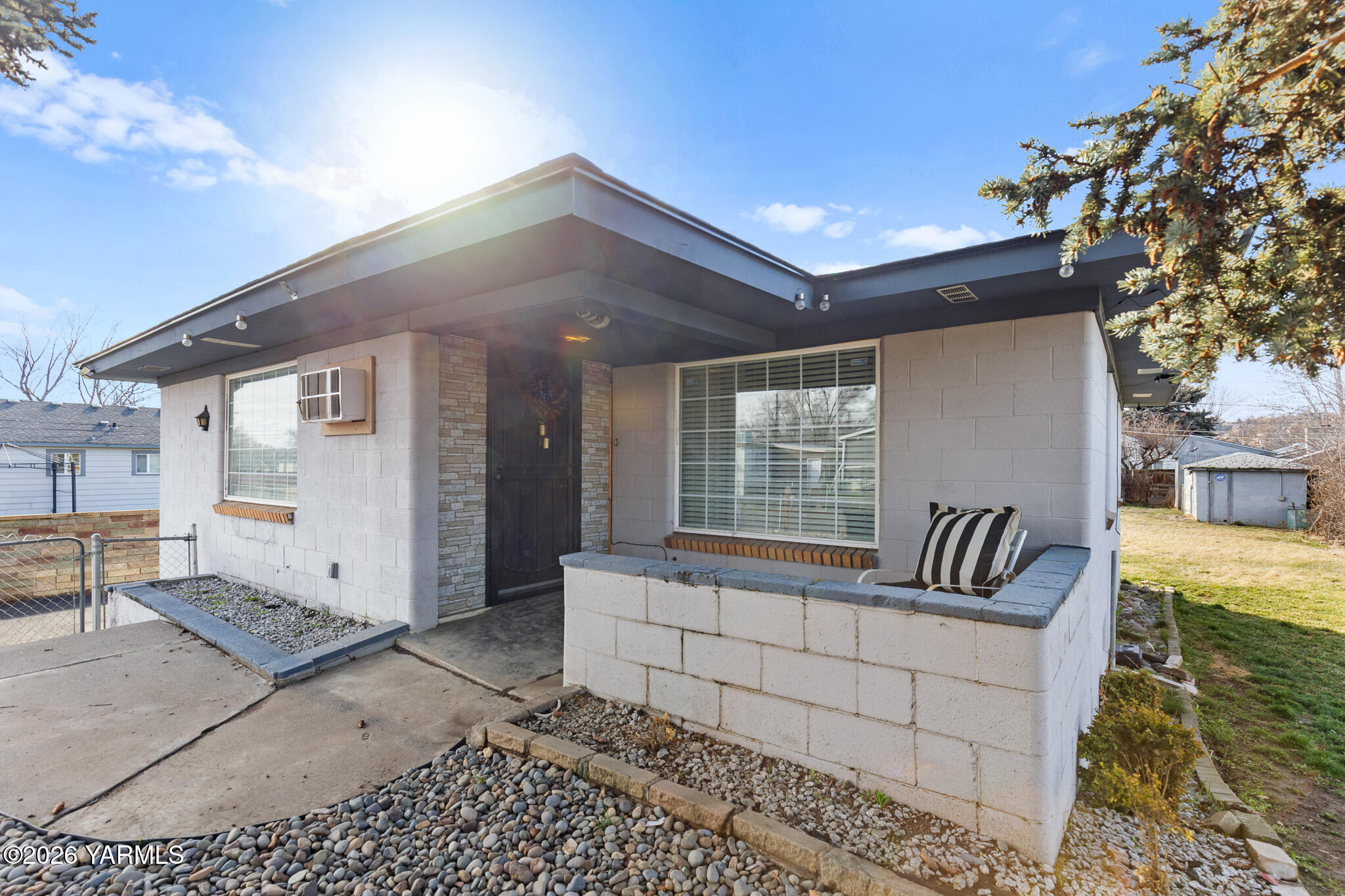 904 N 28th Ave