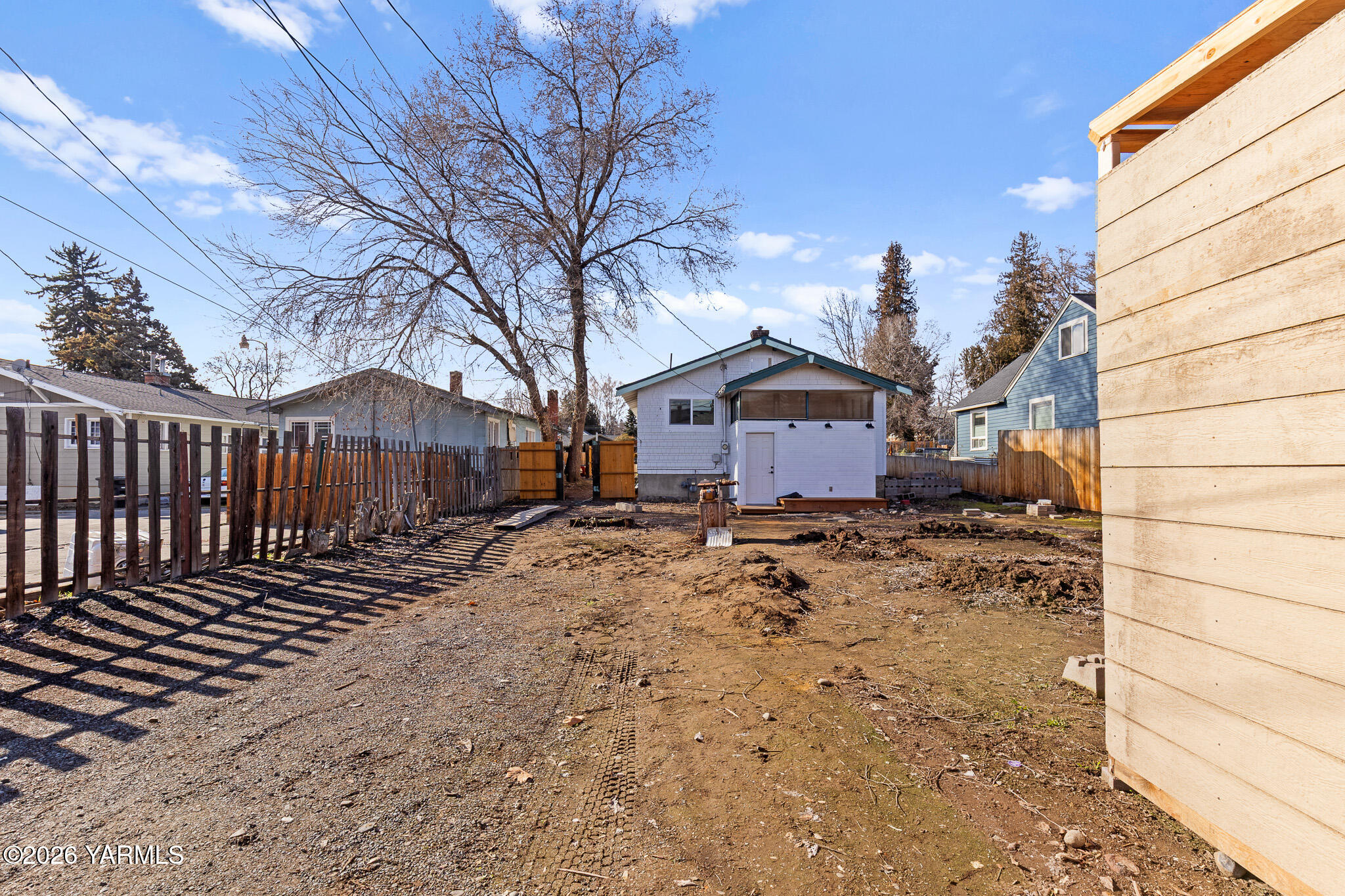 419 S 17th Ave