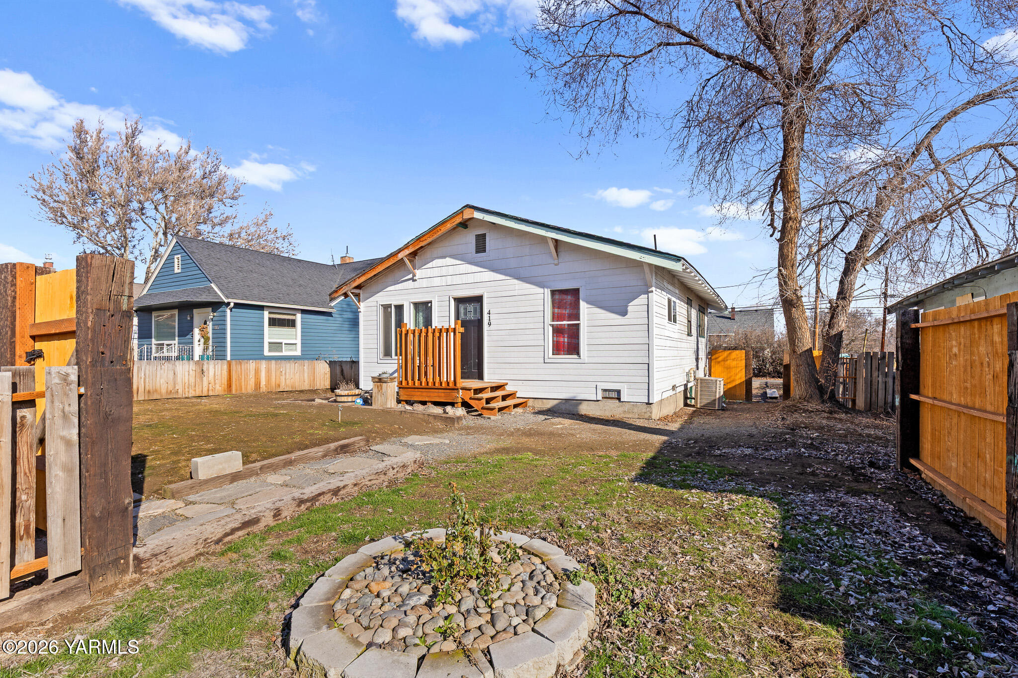419 S 17th Ave