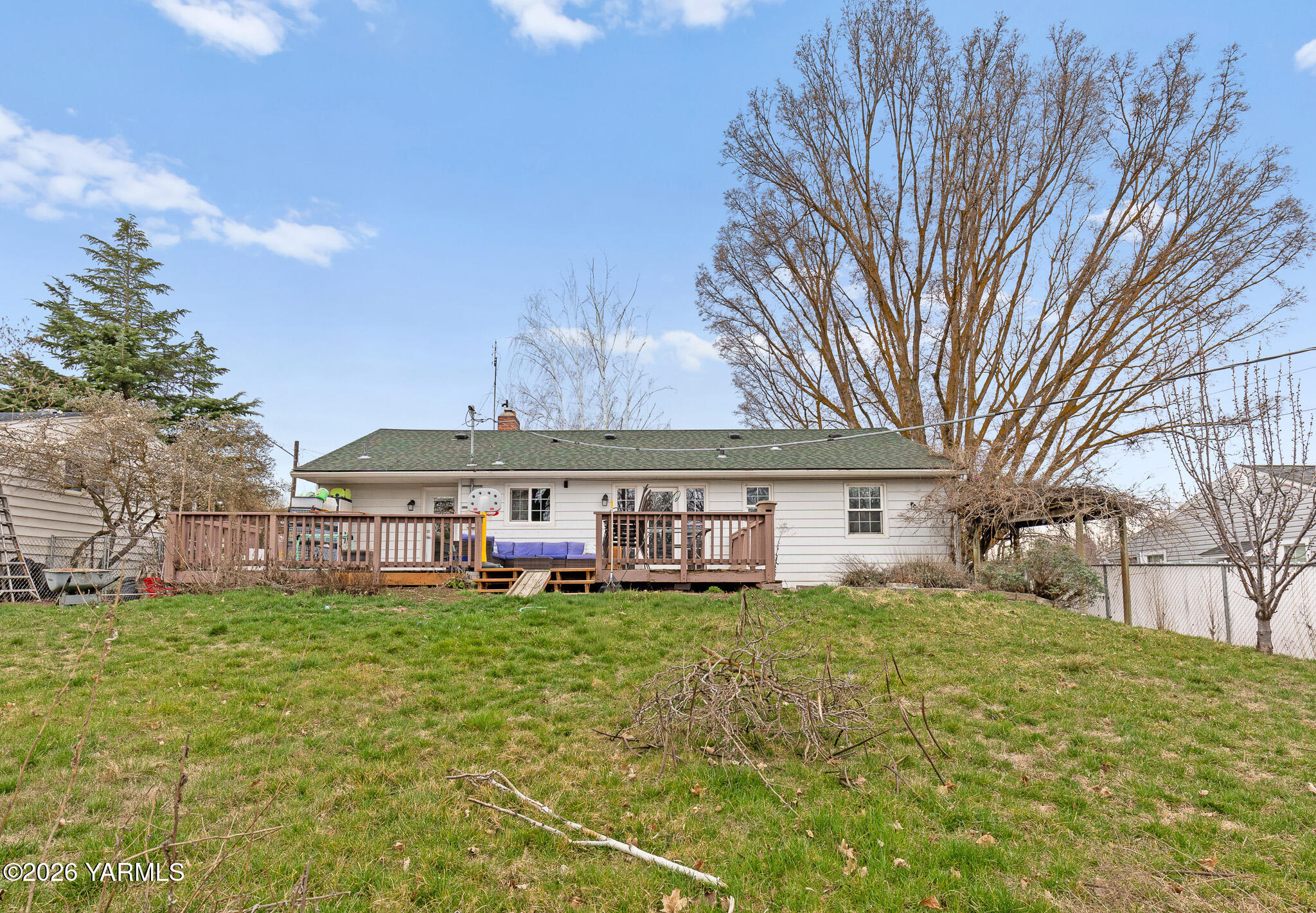 221 N 26th Ave