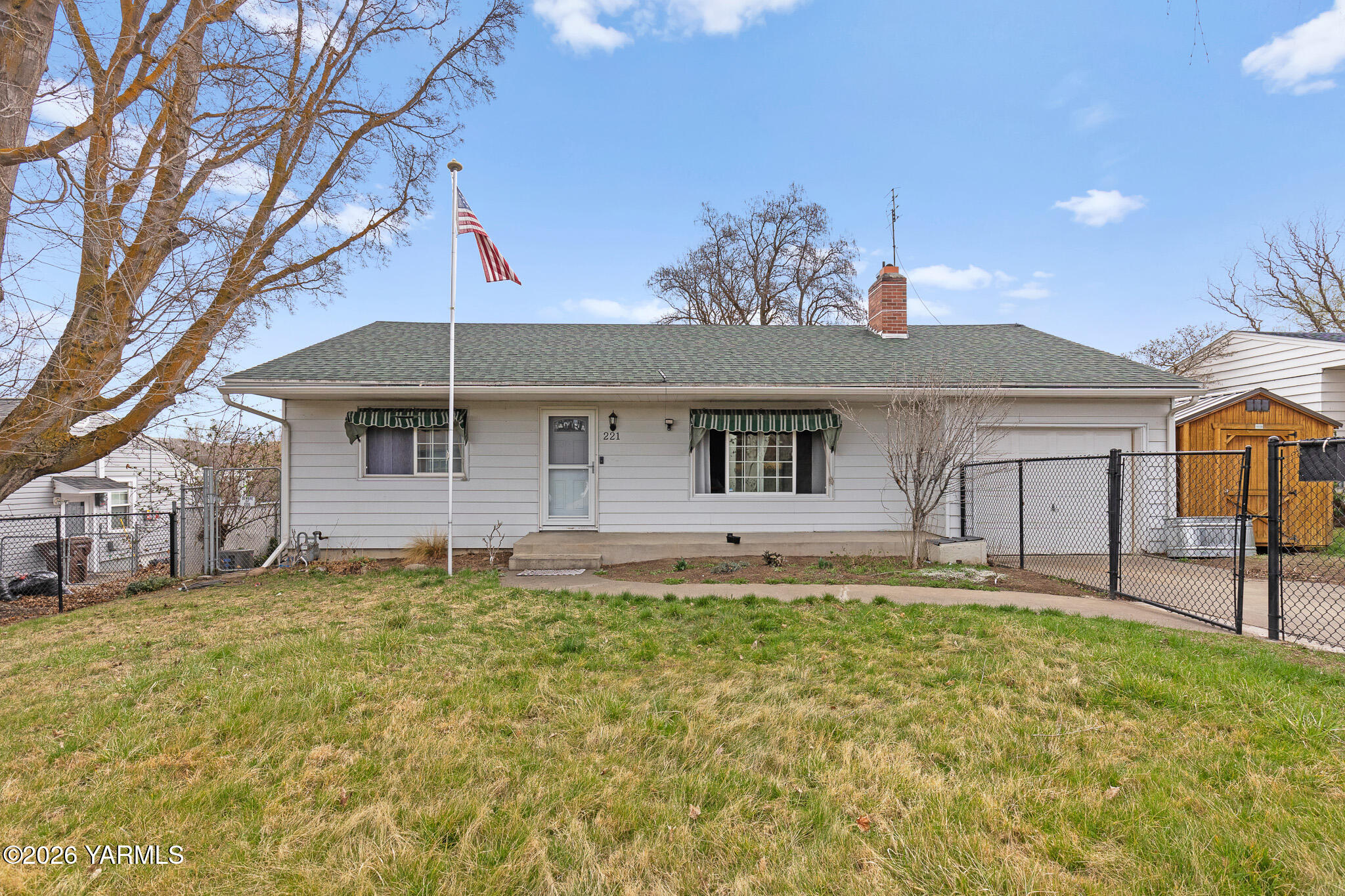 221 N 26th Ave