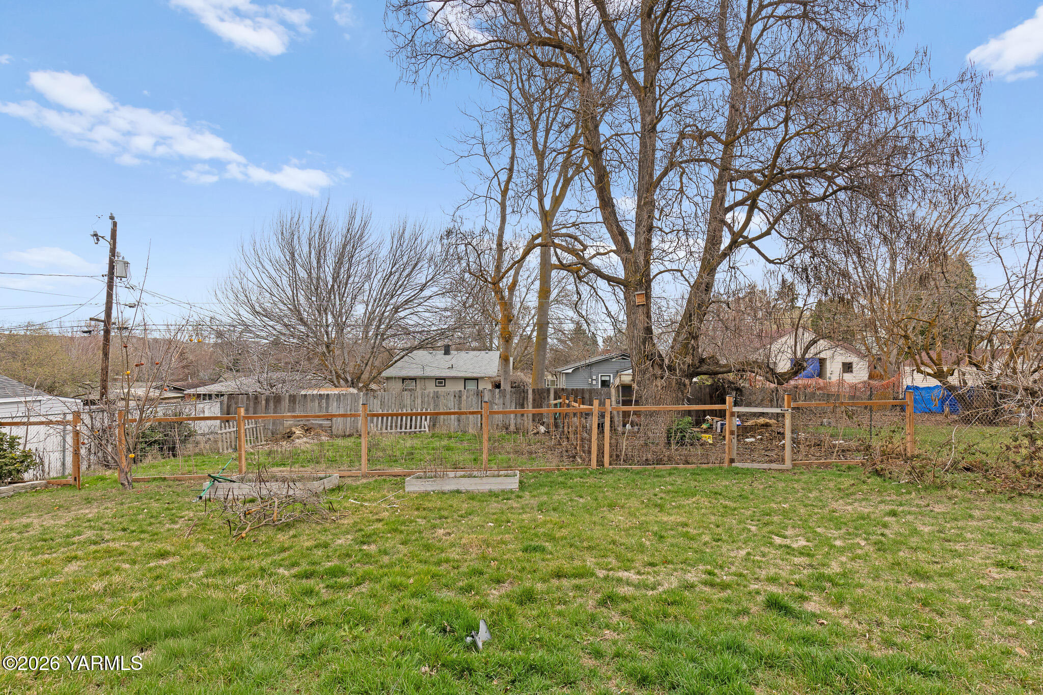 221 N 26th Ave