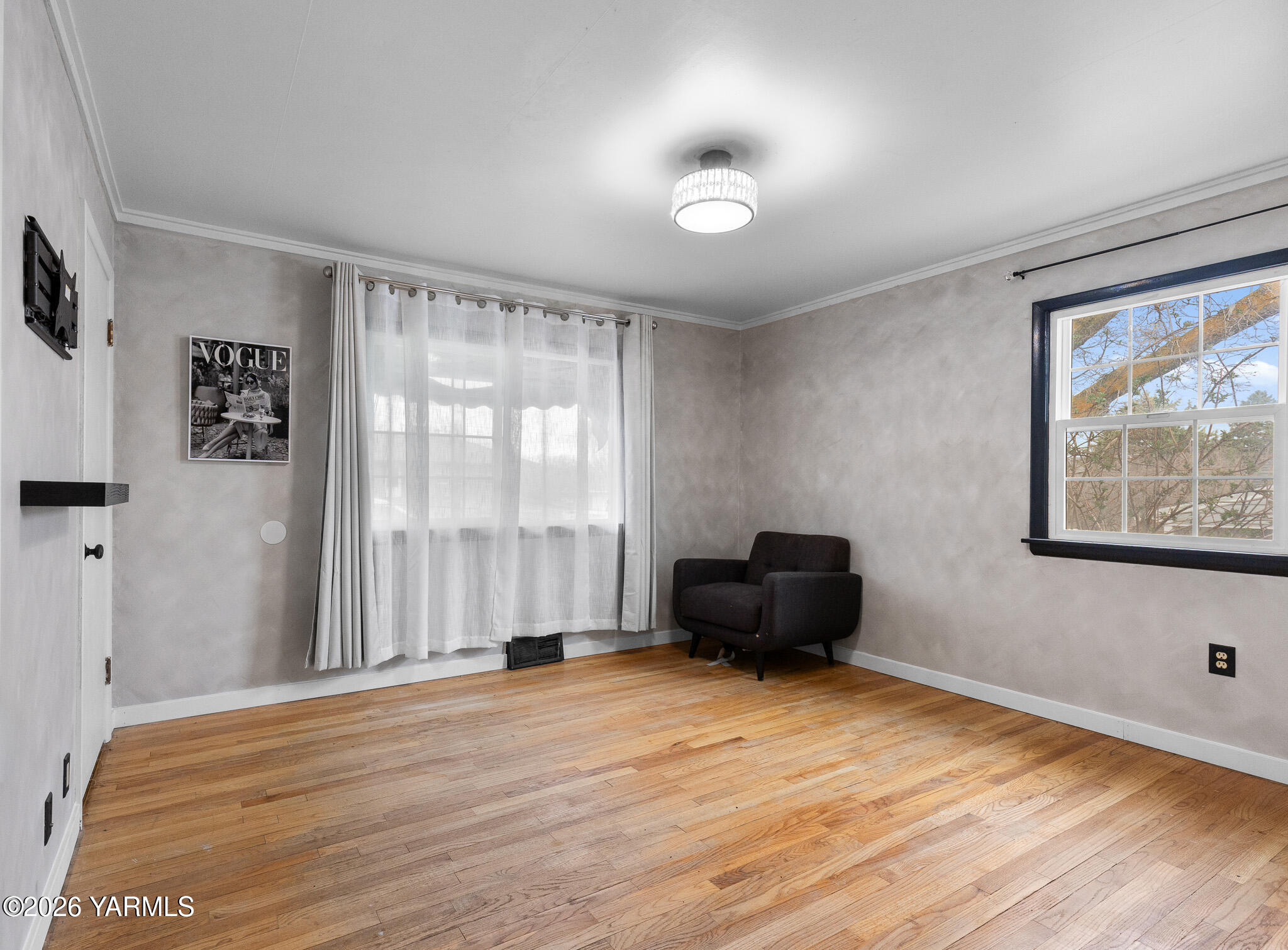 221 N 26th Ave