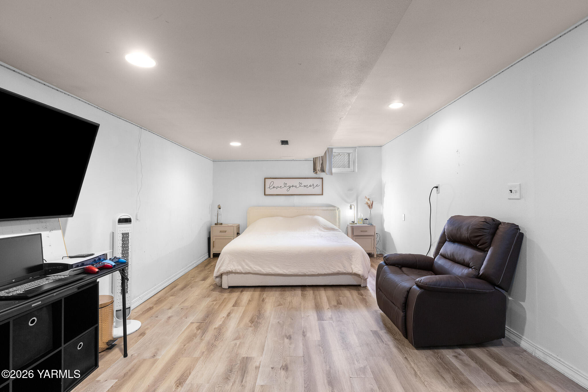 221 N 26th Ave