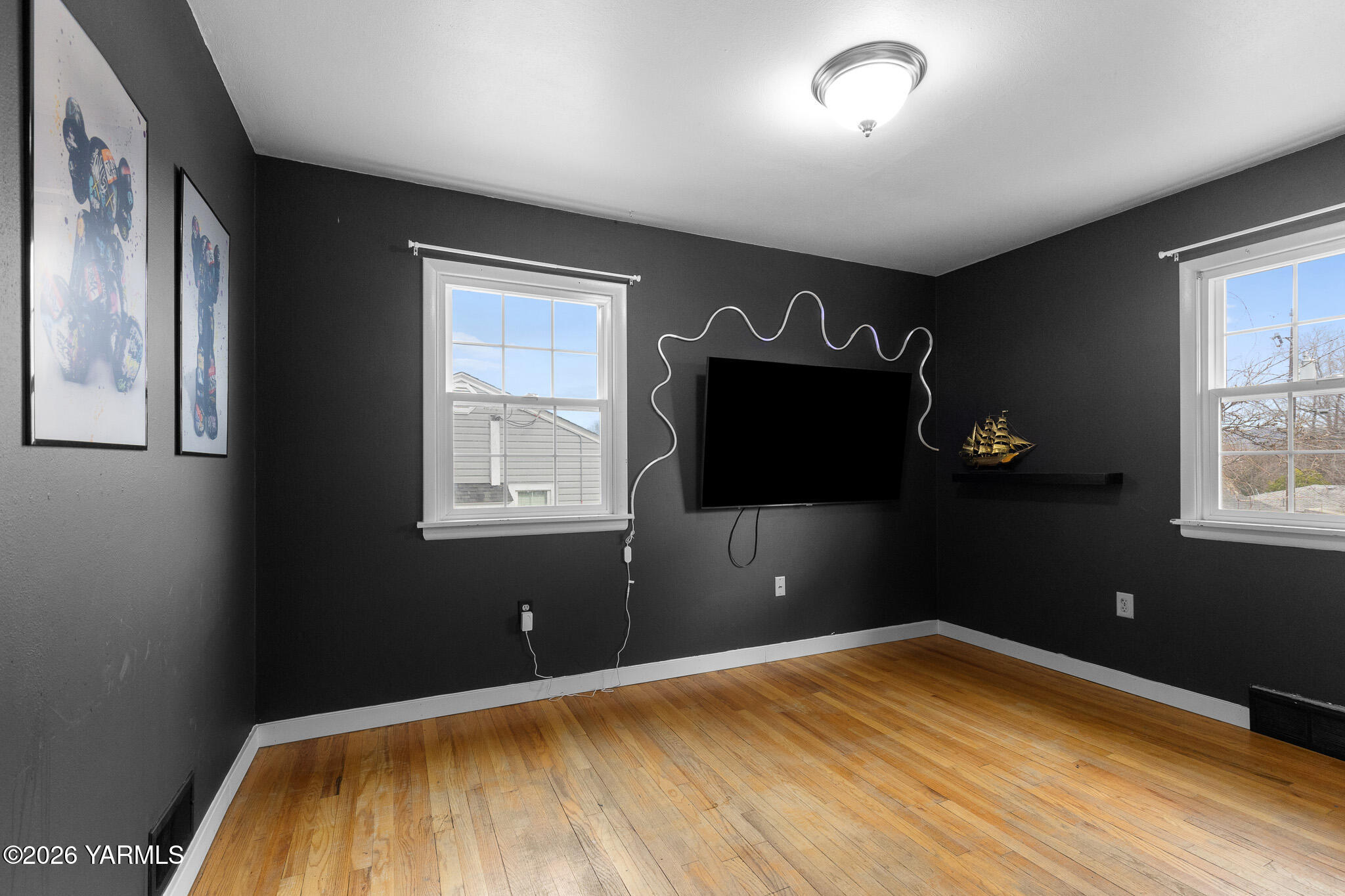 221 N 26th Ave