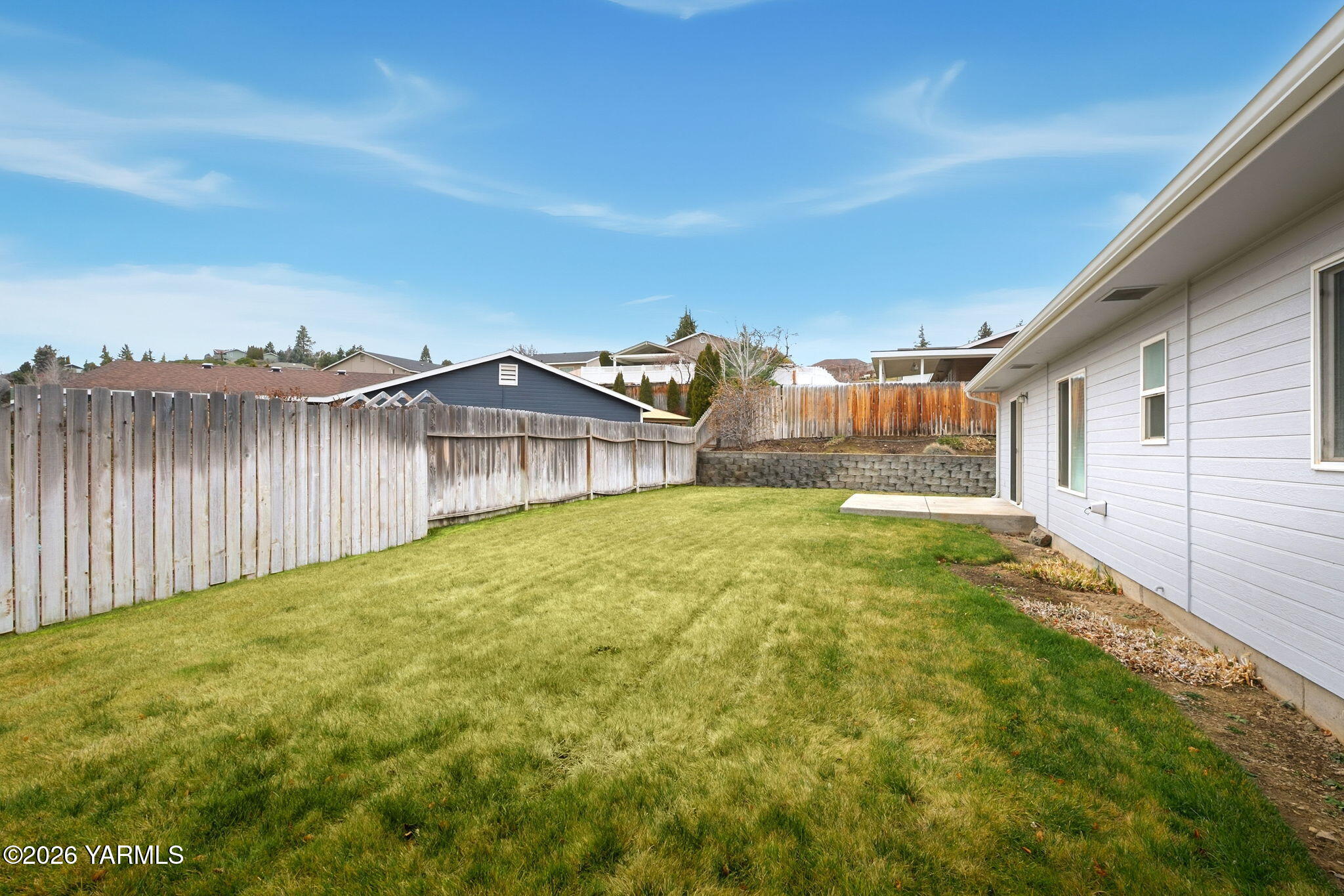 7702 Douglas Dr