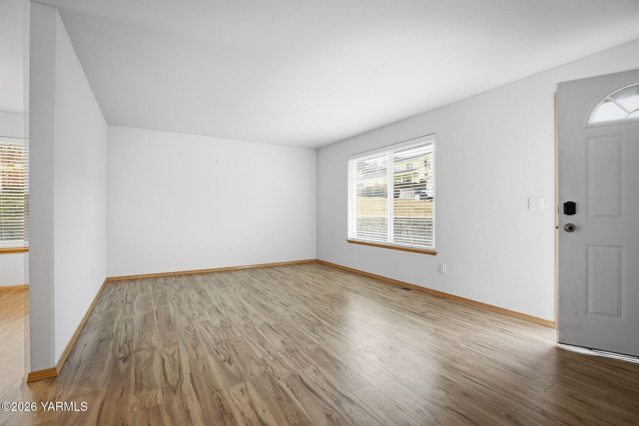 7702 Douglas Dr