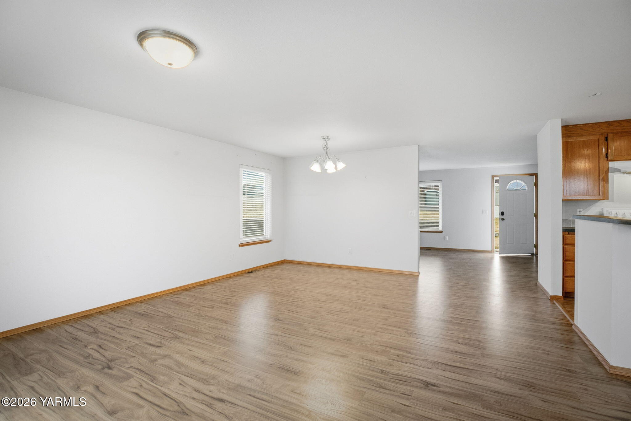 7702 Douglas Dr