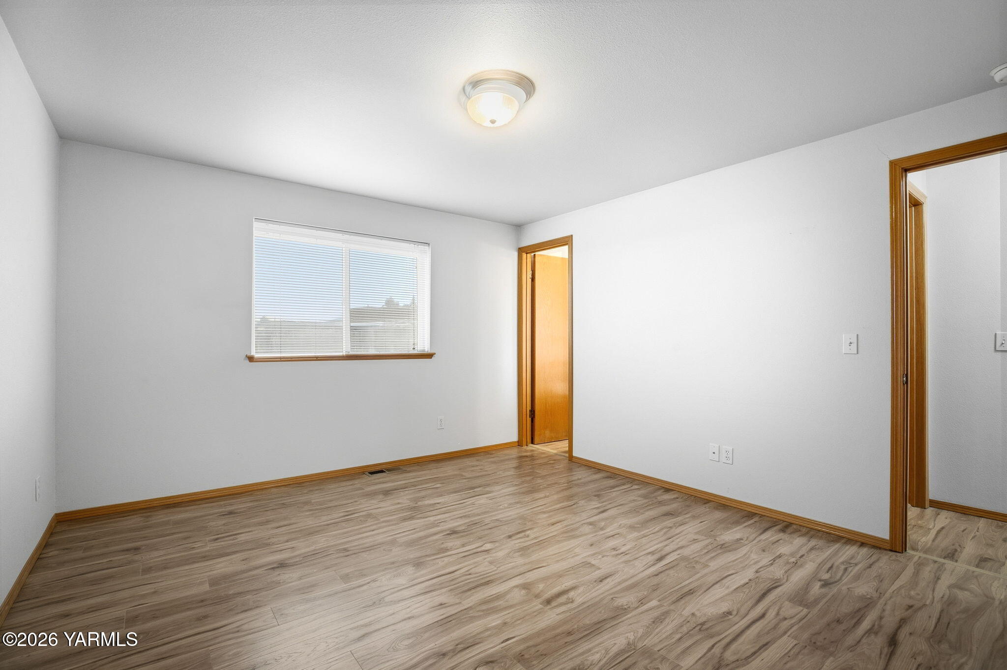 7702 Douglas Dr