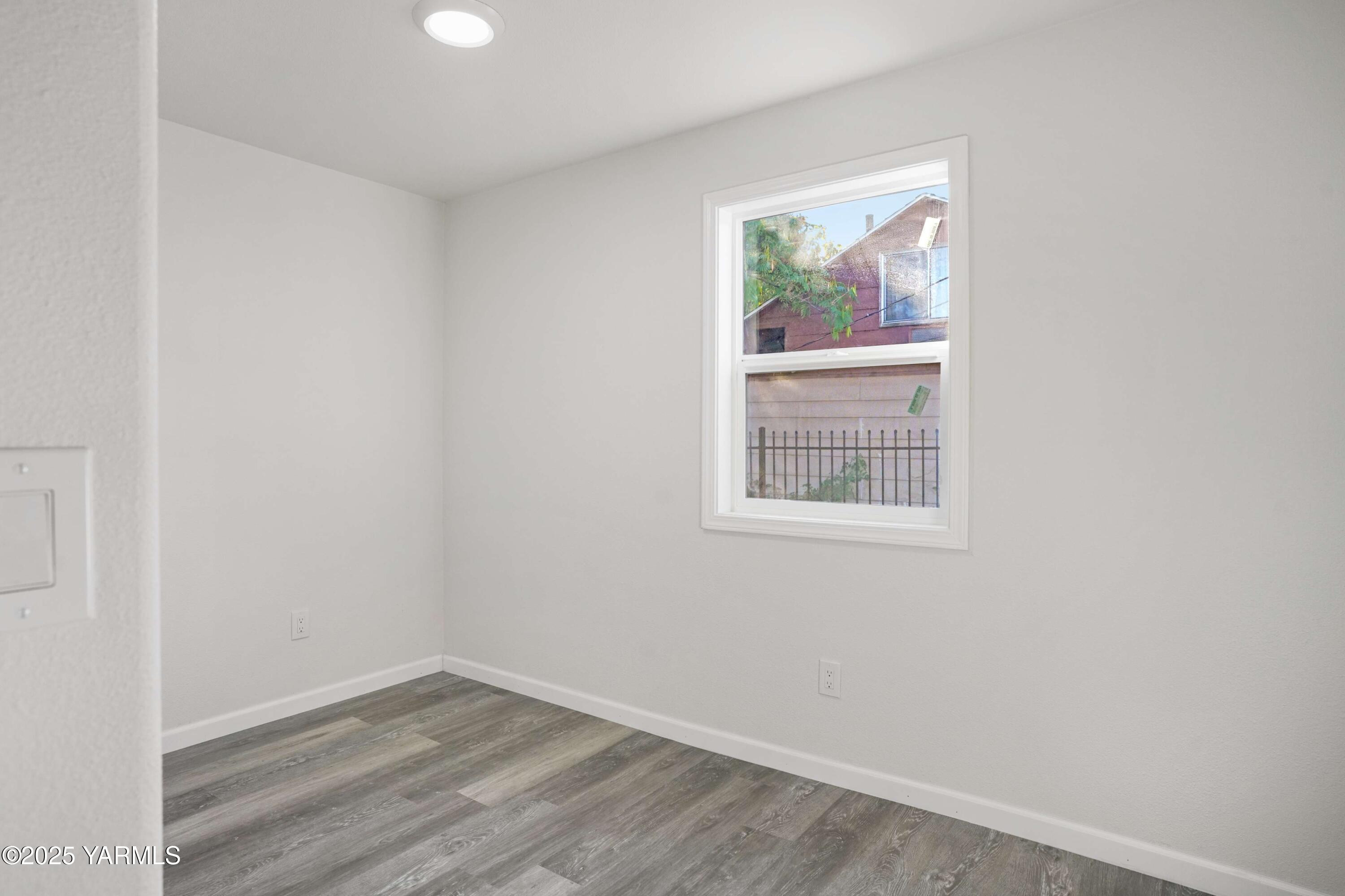 105 S Fair Ave