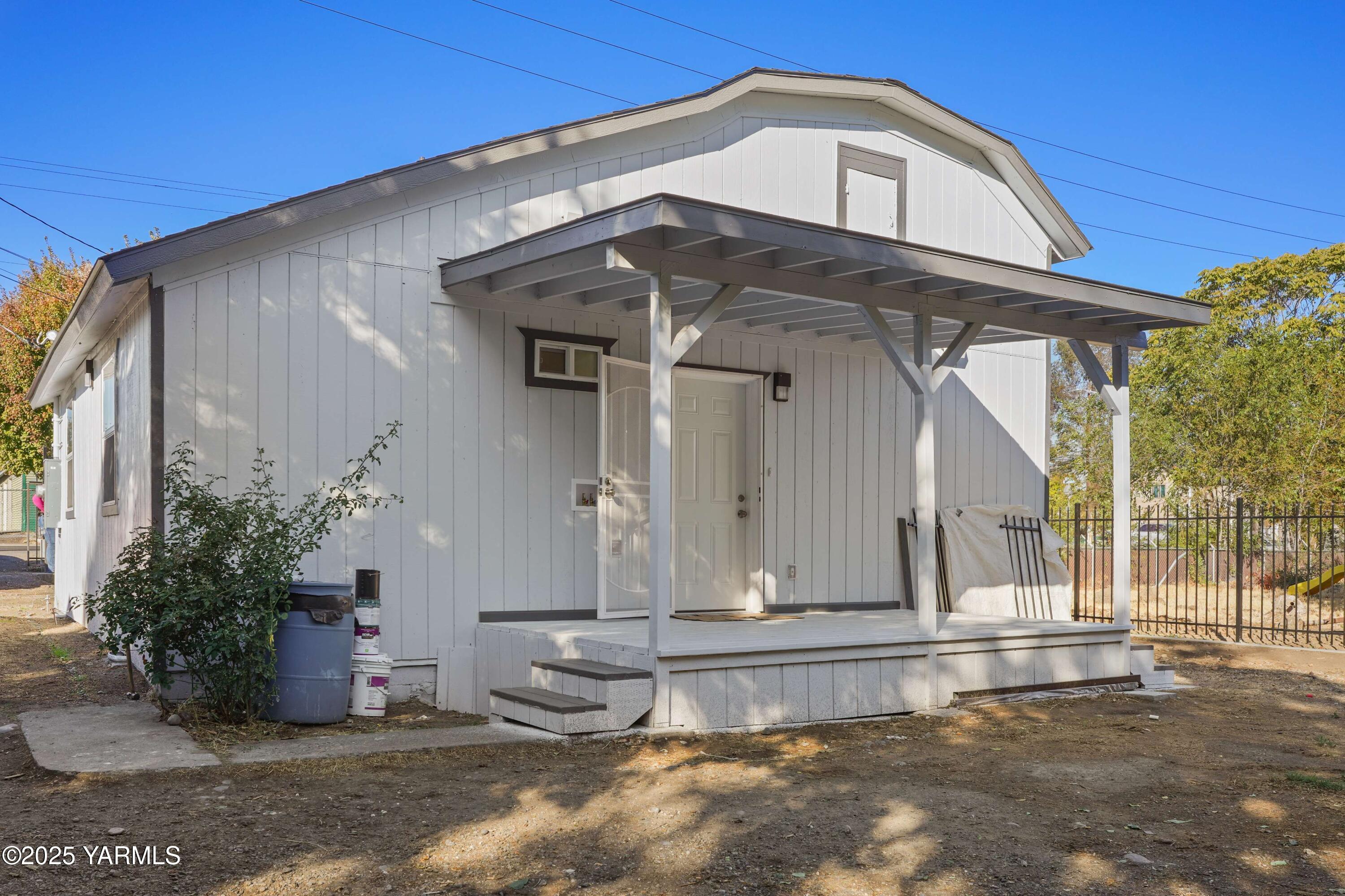 105 S Fair Ave