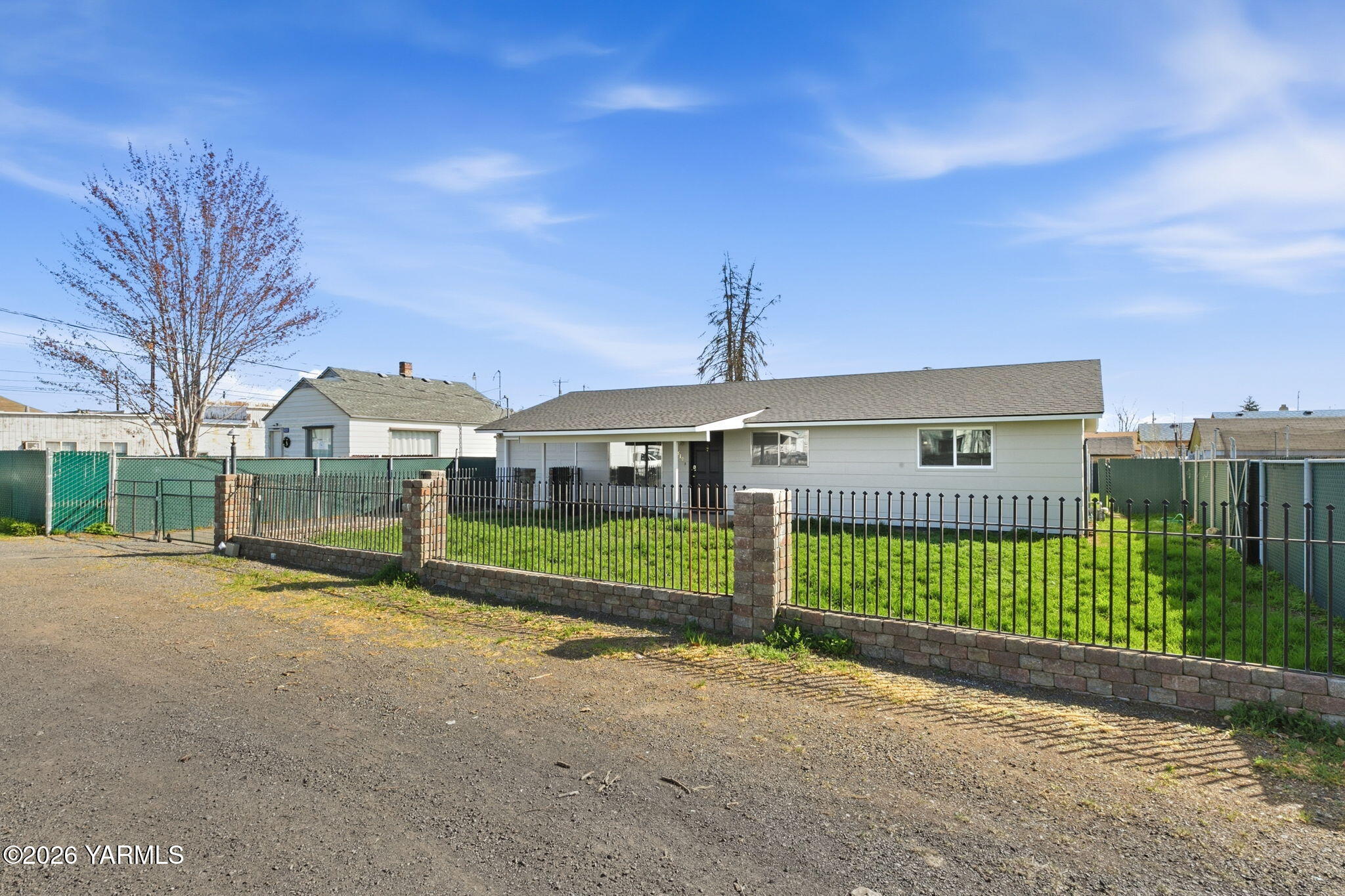 819 N 18th Ave