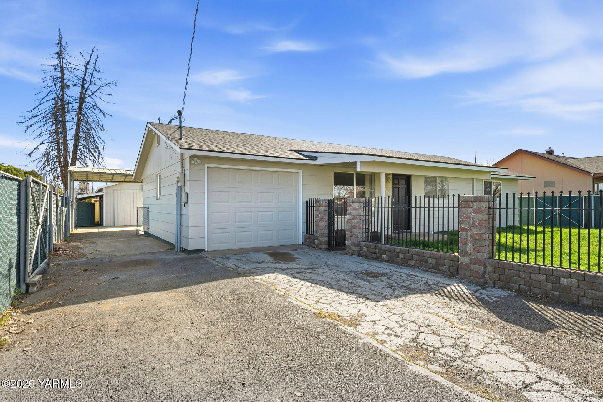 819 N 18th Ave