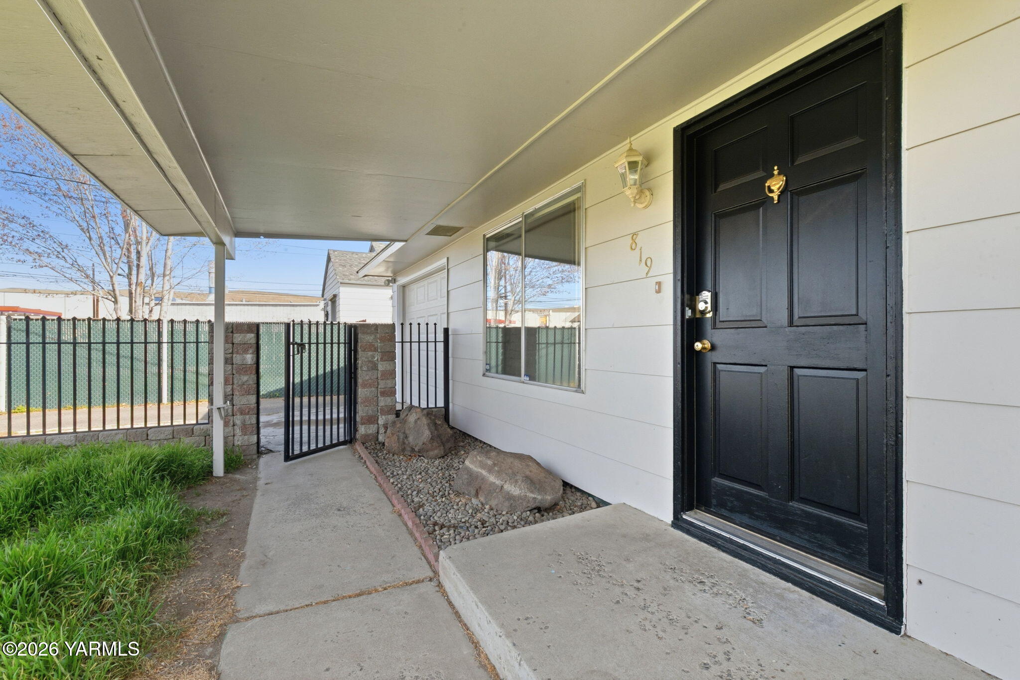 819 N 18th Ave
