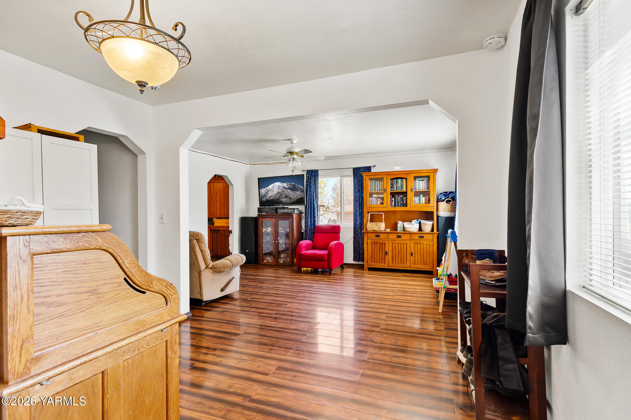 607 W Viola Ave