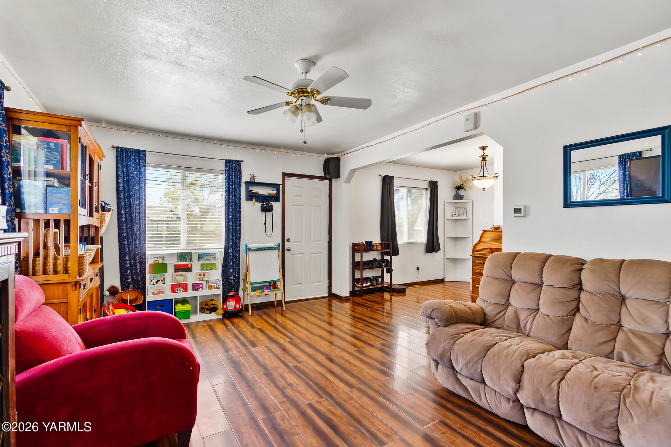 607 W Viola Ave