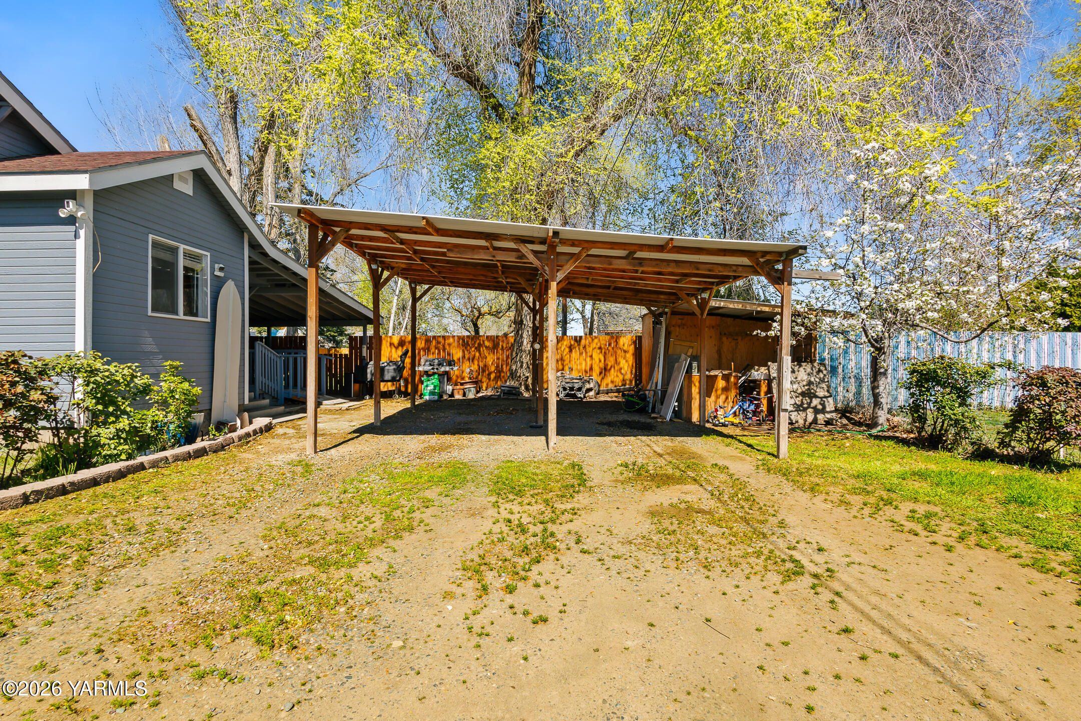 607 W Viola Ave