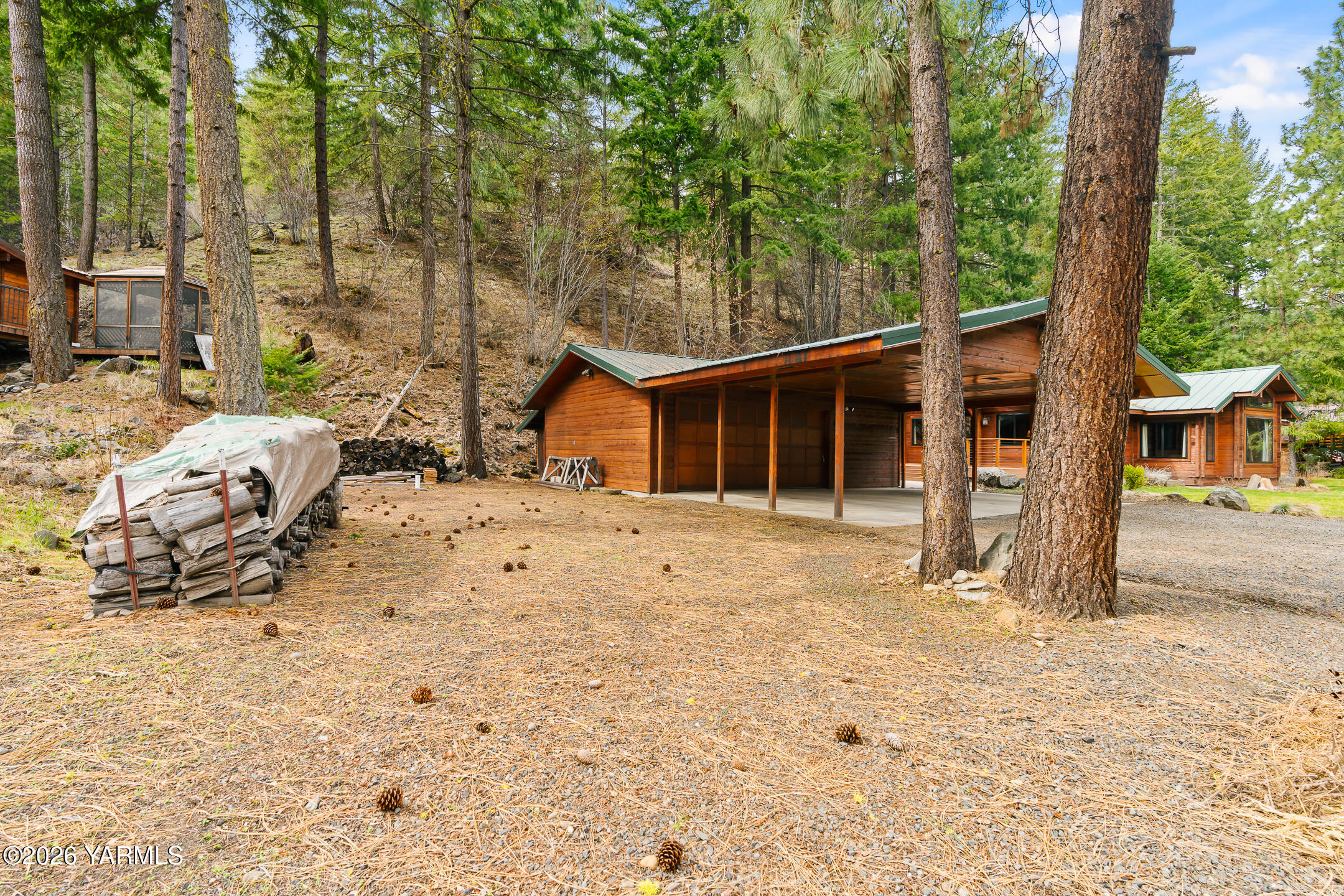 120 Eagles Ridge Ln