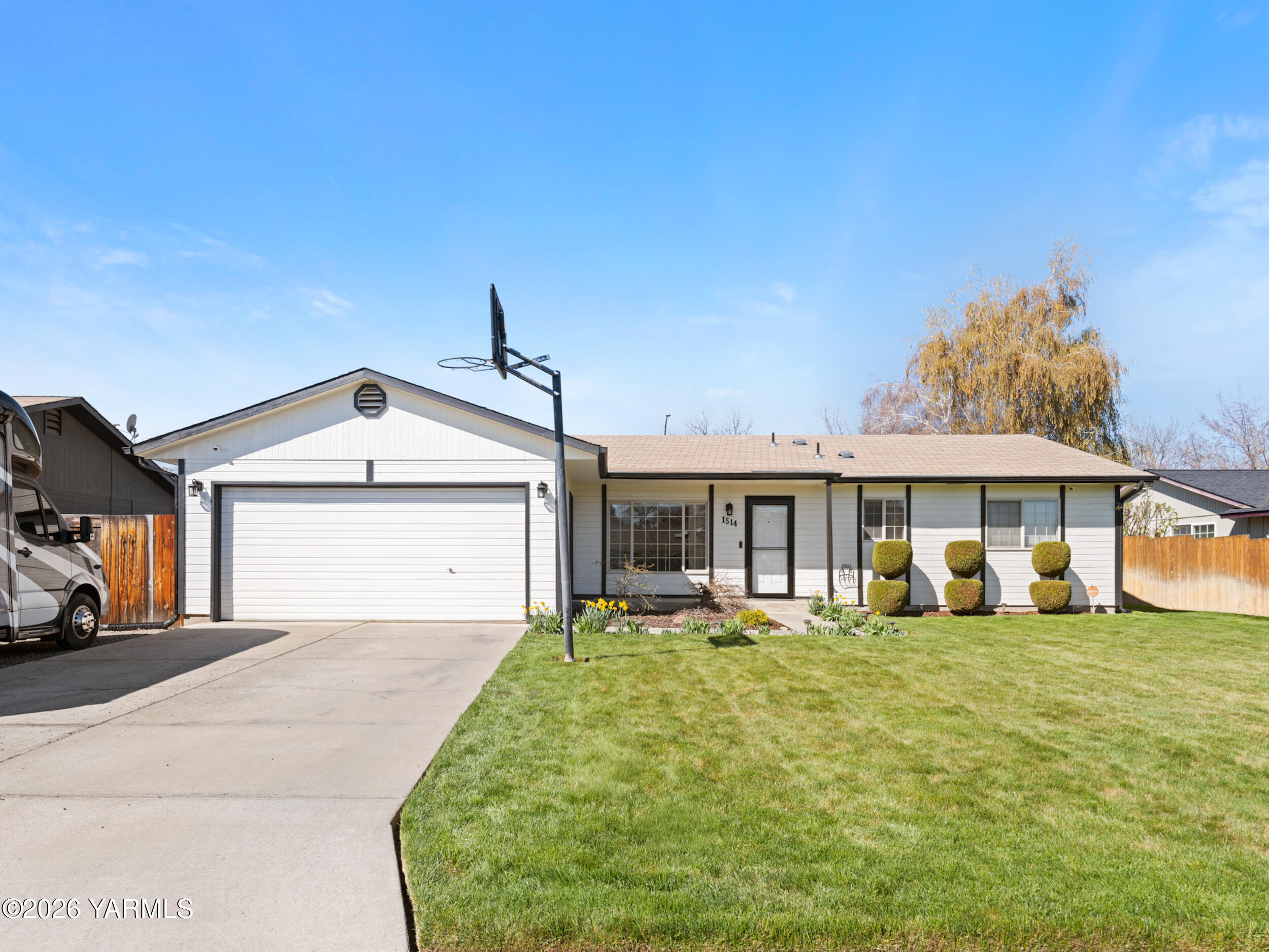 1514 S 74th Ave