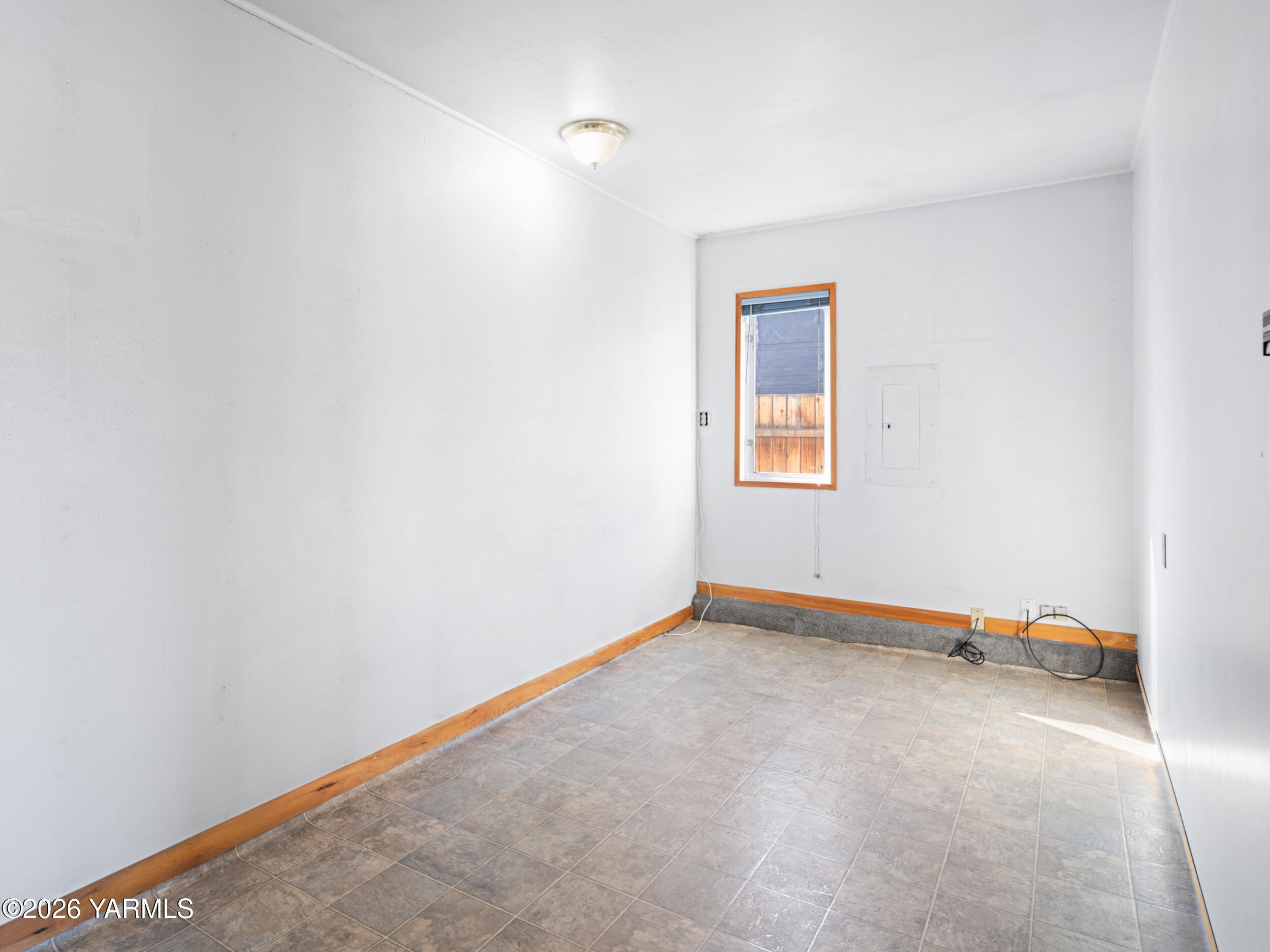 1514 S 74th Ave