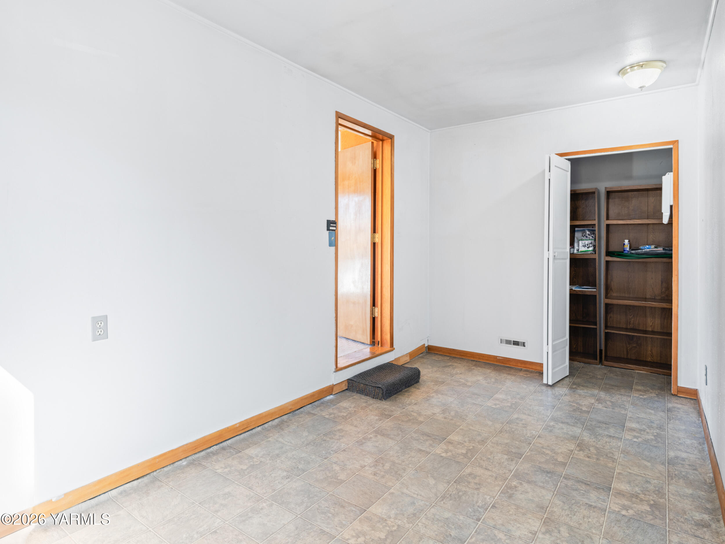 1514 S 74th Ave