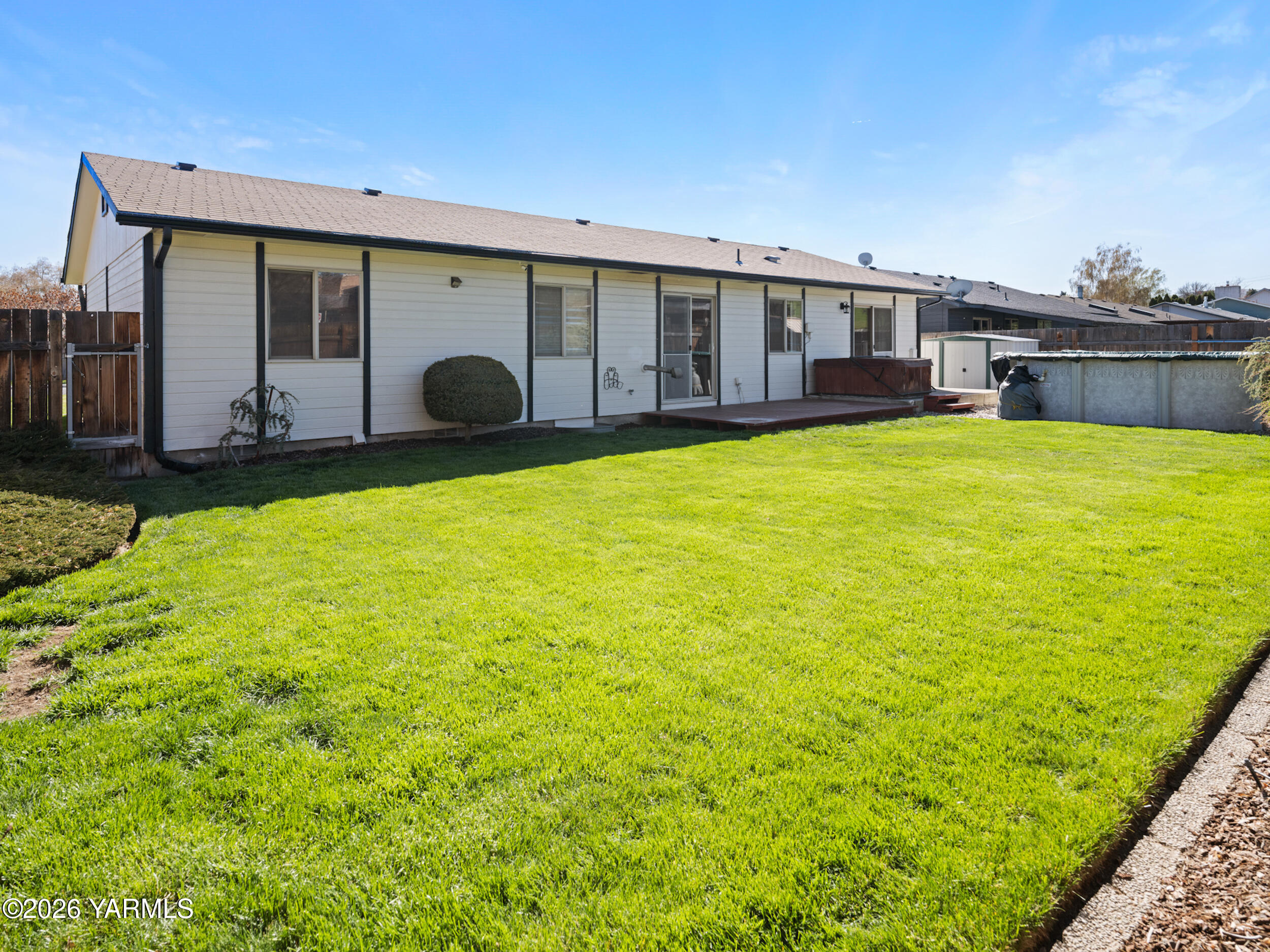 1514 S 74th Ave