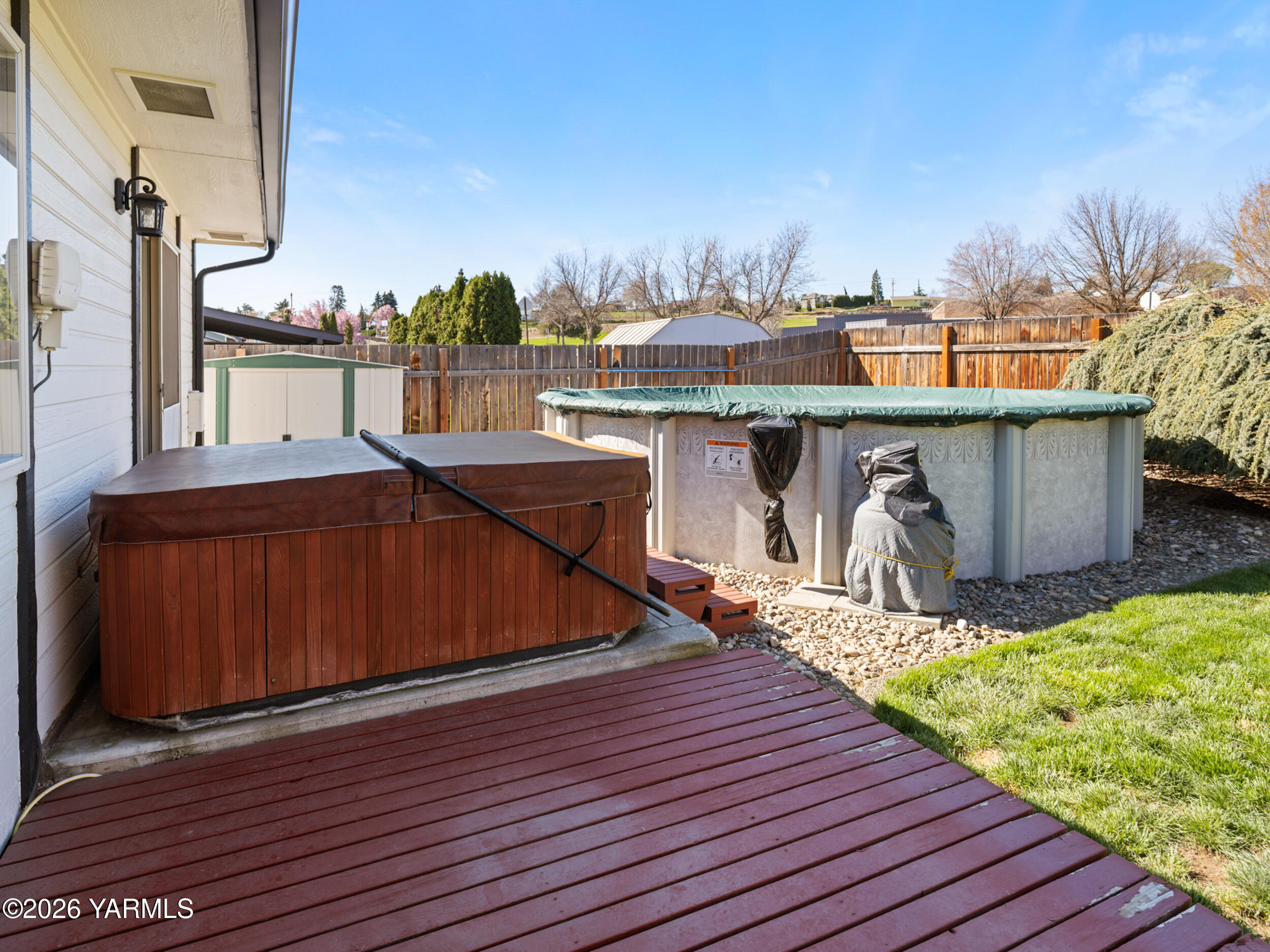 1514 S 74th Ave
