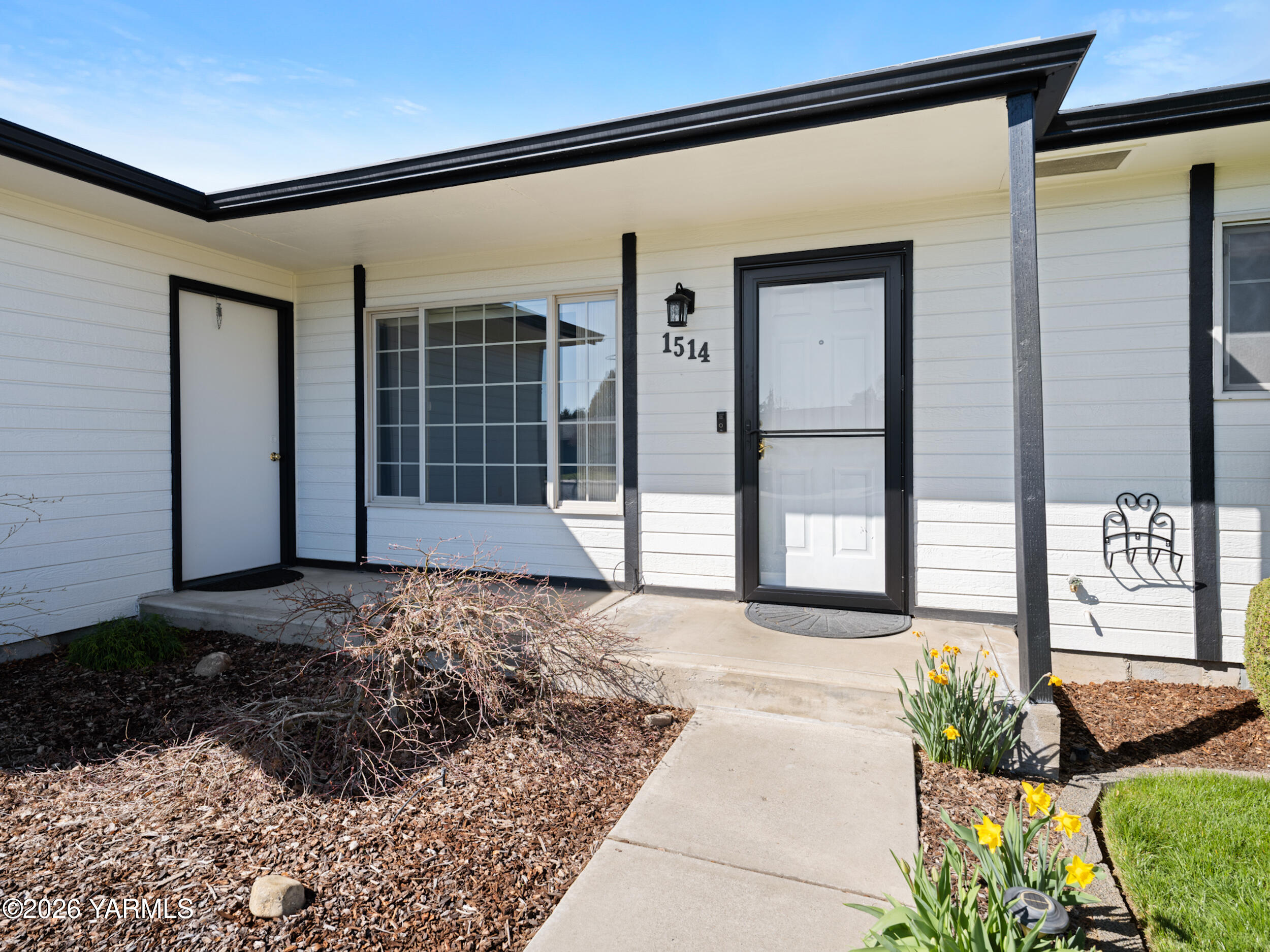 1514 S 74th Ave