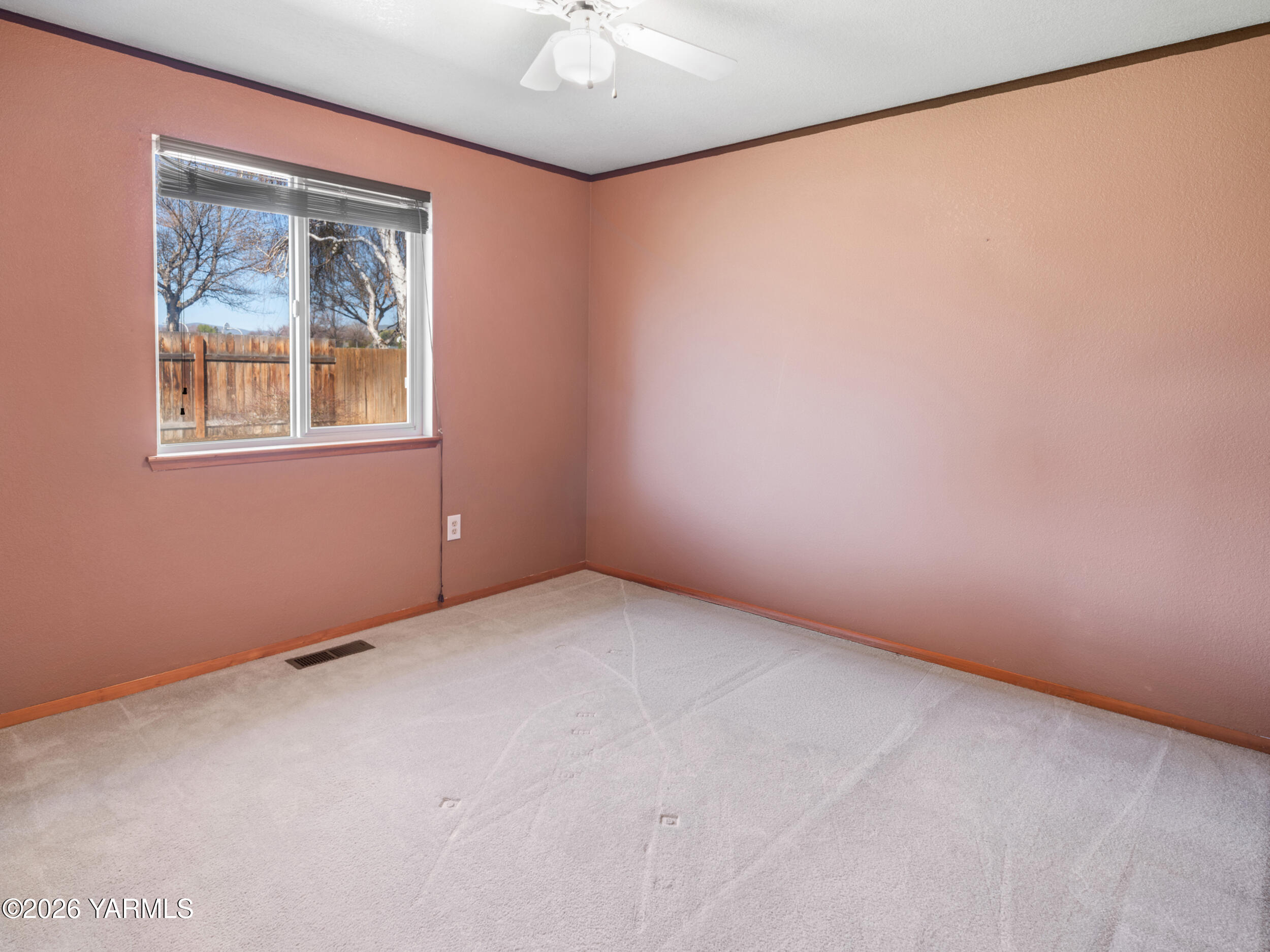 1514 S 74th Ave