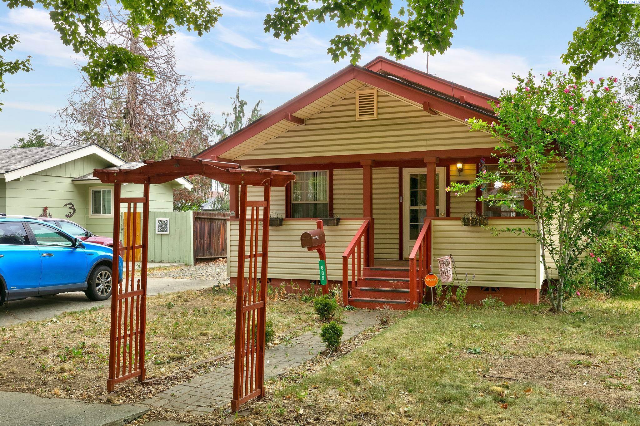 609 S 14th Ave